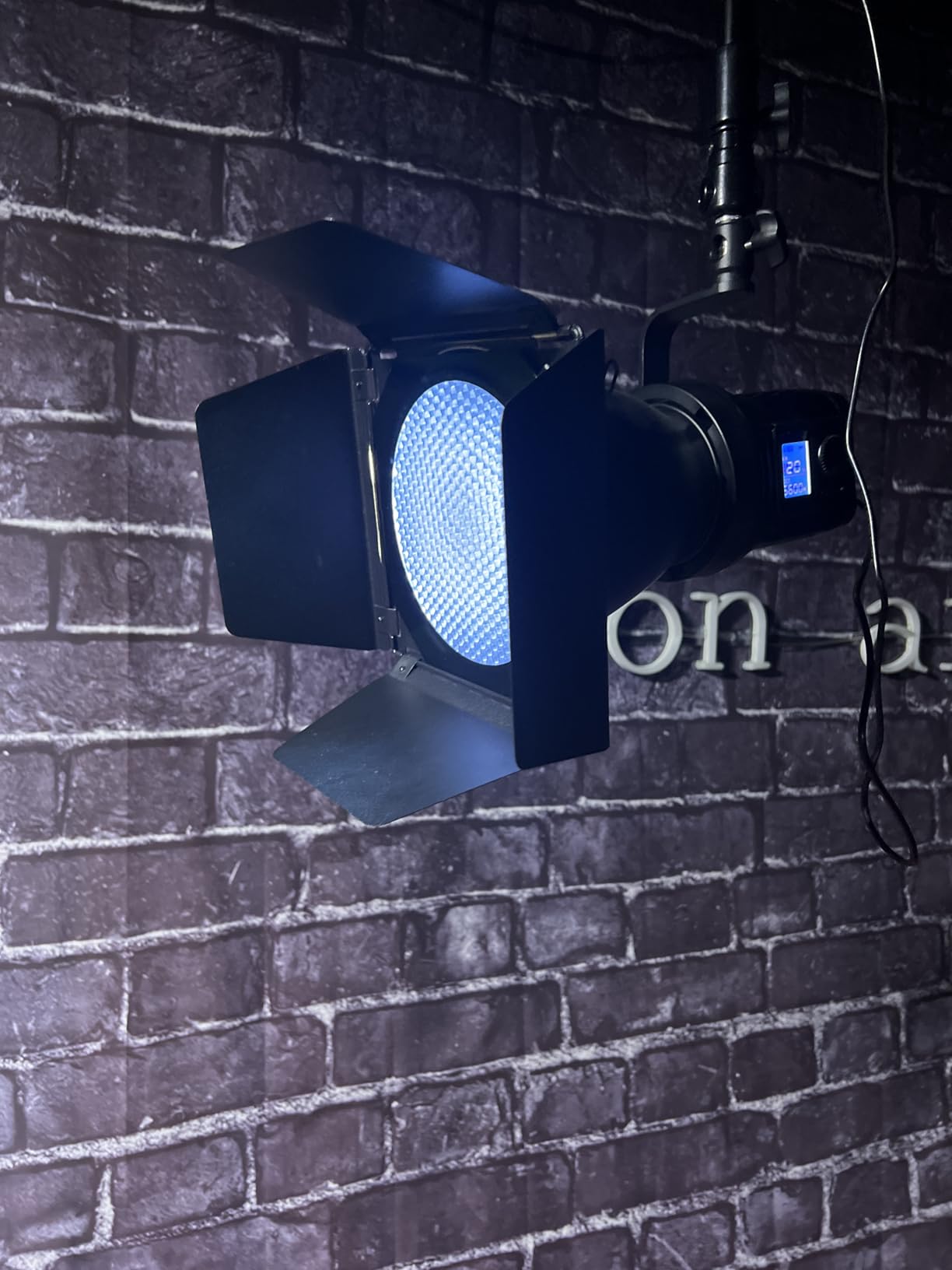 Godox BD-04 Barn Door & Honeycomb Grid &4 Color Gel Filters Compatible for Standard Reflectors Accessories kit - Customer Photo 1