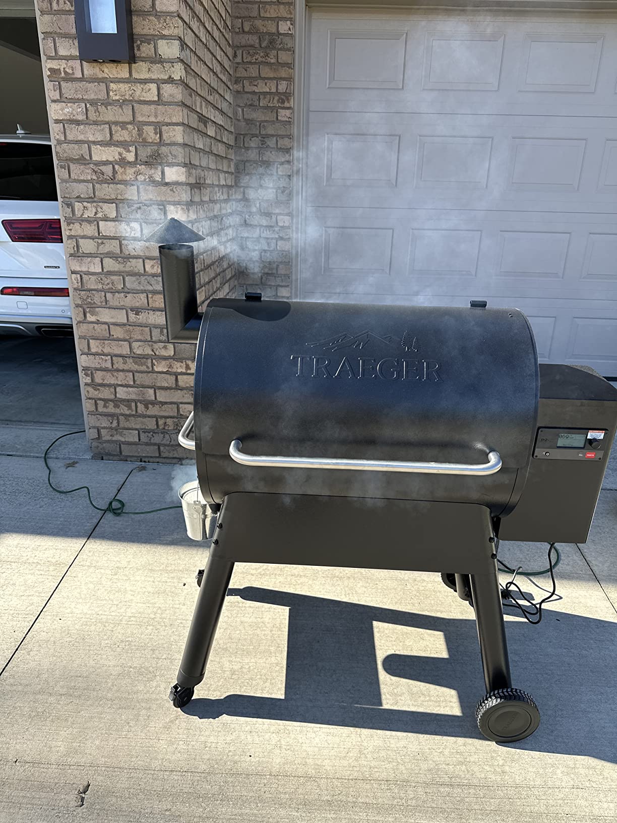 Traeger Grills Pro 780 Wood Pellet Smoker Grill, 6-in-1 BBQ Pellet Grill Combo, WiFi and App-Connected Electric Smoker, 780 Square Inches of Grilling Area, Temperature Control, Black Finish Customer Review Traeger Grills Pro 780 Wood Pellet Smoker Grill, 6-in-1 BBQ Pellet Grill Combo, WiFi and App-Connected Electric Smoker, 780 Square Inches of Grilling Area, Temperature Control, Black Finish - Customer Photo 1