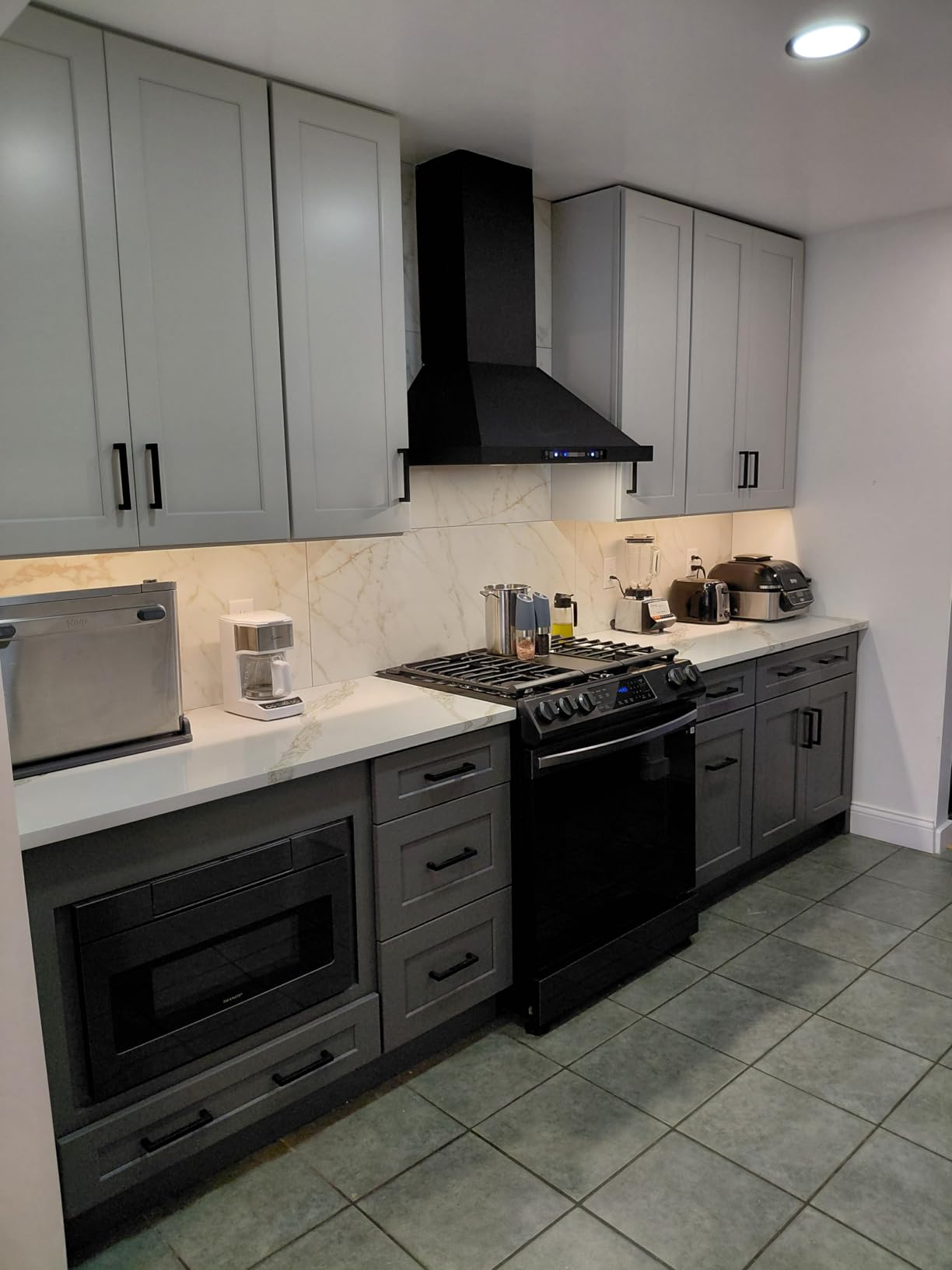 IKTCH 30-inch Wall Mount Range Hood 900 CFM Ducted/Ductless Convertible, Kitchen Chimney Vent Stainless Steel with Gesture Sensing & Touch Control Switch Panel, 2 Pcs Adjustable Lights - Customer Photo 1