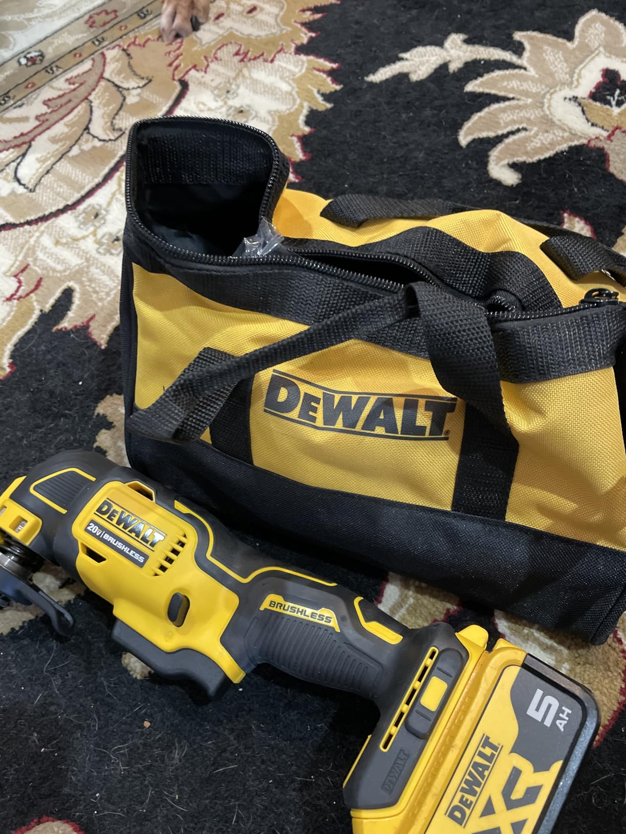 DEWALT ATOMIC 20V MAX Oscillating Tool, Cordless, Oscillating, Tool only (DCS354B) - Customer Photo 1