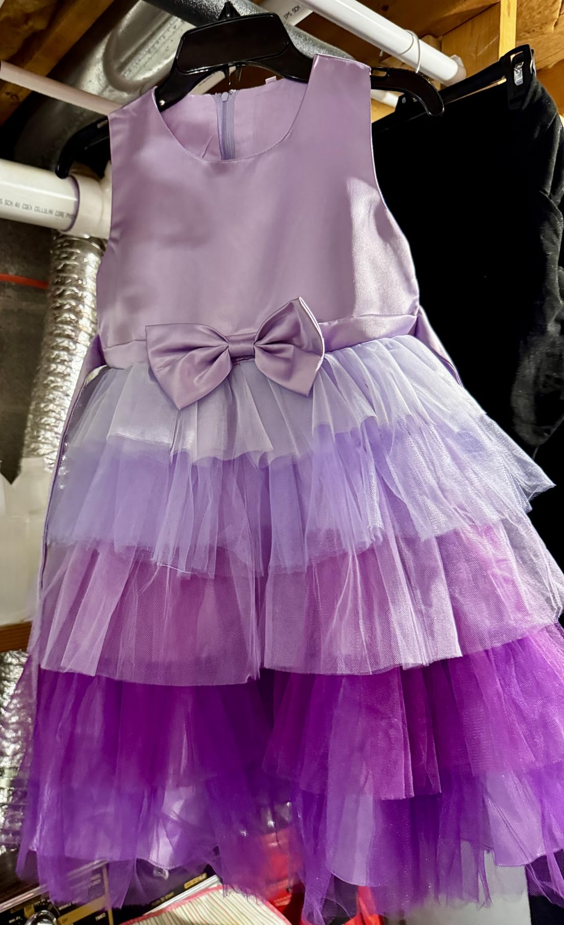 Conair Handheld Garment Steamer for Clothes, Turbo ExtremeSteam 1875W Fabric Steamer, Portable Handheld Design, Strong Penetrating Steam, White/Champagne Customer Review Conair Handheld Garment Steamer for Clothes, Turbo ExtremeSteam 1875W Fabric Steamer, Portable Handheld Design, Strong Penetrating Steam, White/Champagne - Customer Photo 1