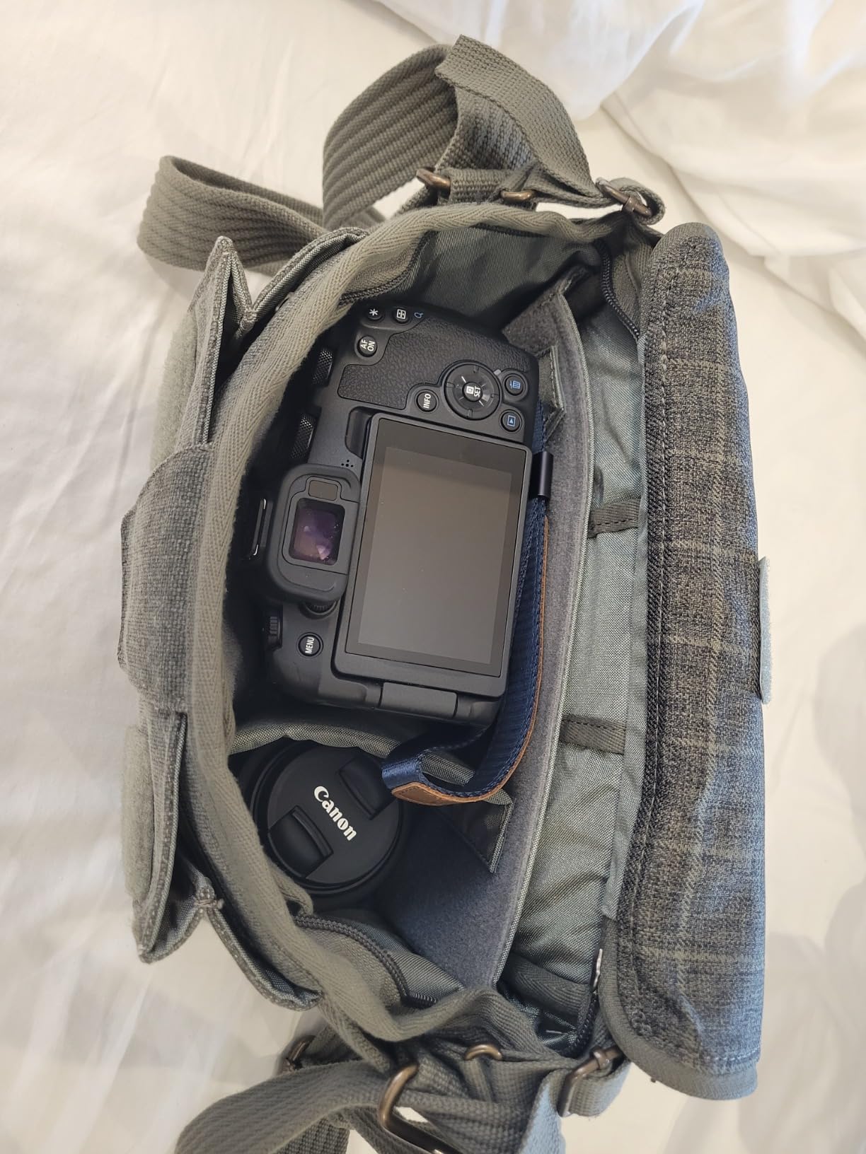 Think Tank Retrospective 10 V2.0 Canvas Shoulder Bag for Mirrorless or Standard DSLR Cameras and Photo Accessories - Black - Large - Customer Photo 3