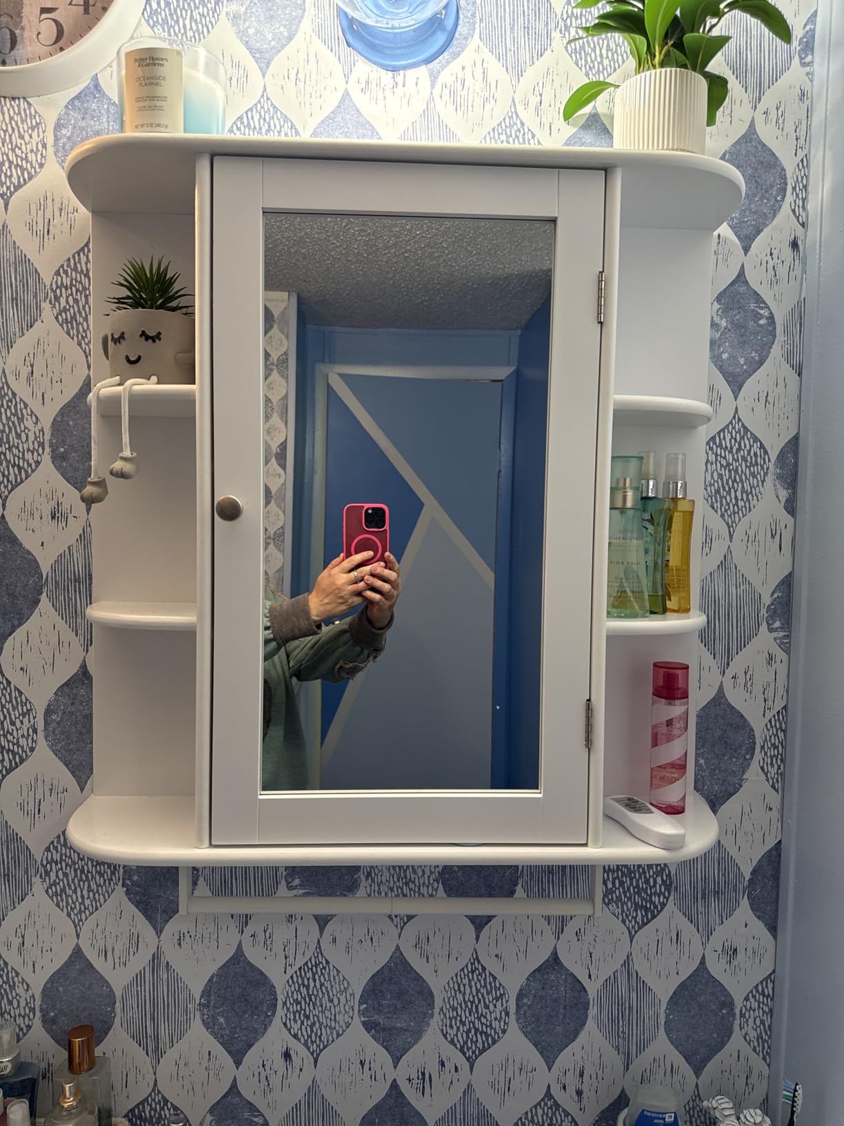 Tangkula Bathroom Medicine Cabinet with Mirror, Modern Wall Mounted Space-Saving Storage Organizer with Mirrored Door, 4 Internal Shelves & 6 Open Side Shelves, Bathroom Wall Cabinet (White) - Customer Photo 1