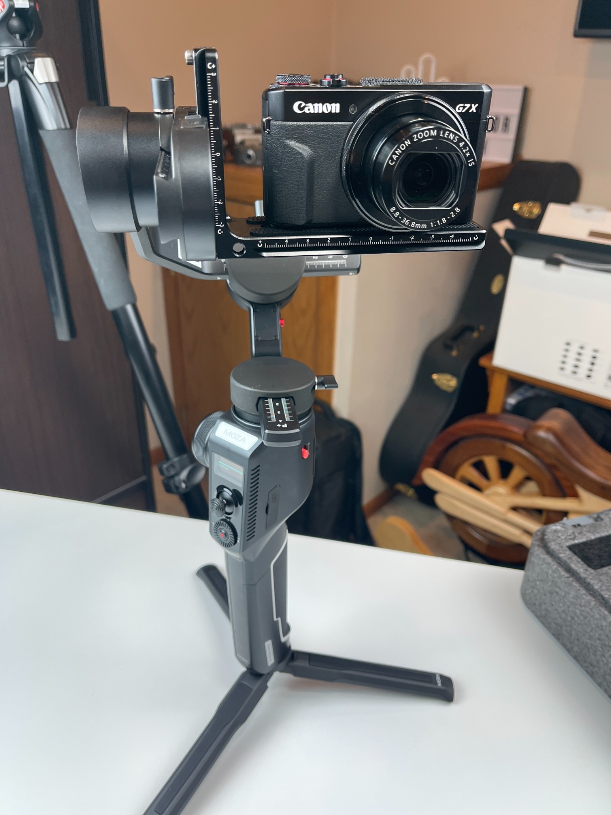 MOZA AirCross 2 Gimbal Stabilizer for DSLR Mirrorless Cameras, Payload up to 7.1 lbs with 12hours Runtime, Compatible with Sony Panasonic Leica Nikon Canon BMCC BMPCC etc - Customer Photo 1