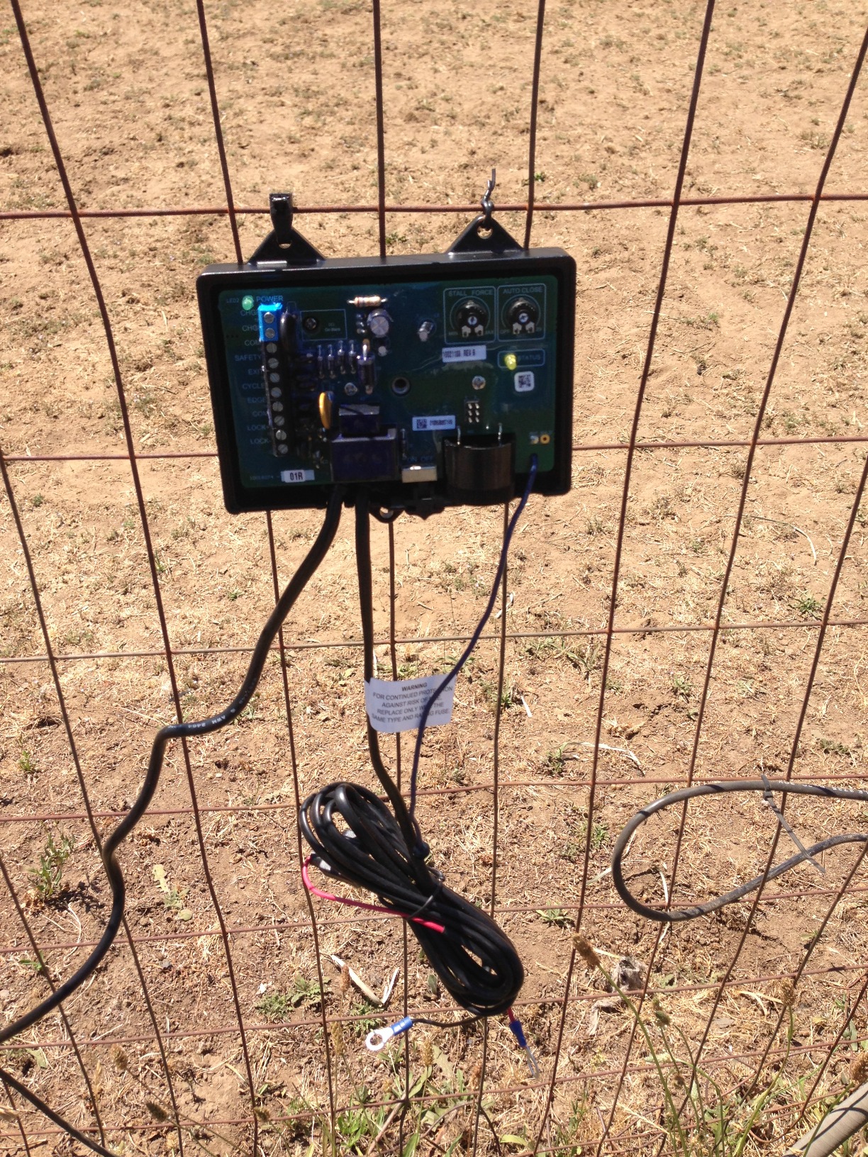 Mighty Mule MM271 Automatic Gate Opener, Solar Ready, Comes with Gate Opener Remote and More-Up to 12ft Long or 300lb, Black, 1 Gate Opener Kit - Customer Photo 2