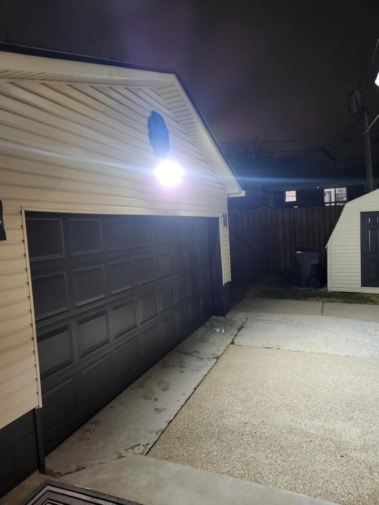 LEPOWER LED Security Lights Motion Sensor Light Outdoor, 38W 4200LM Light, 5500K, IP65 Waterproof, 3 Head Detected Flood Light for Garage, Yard, Porch (White) - Customer Photo 1