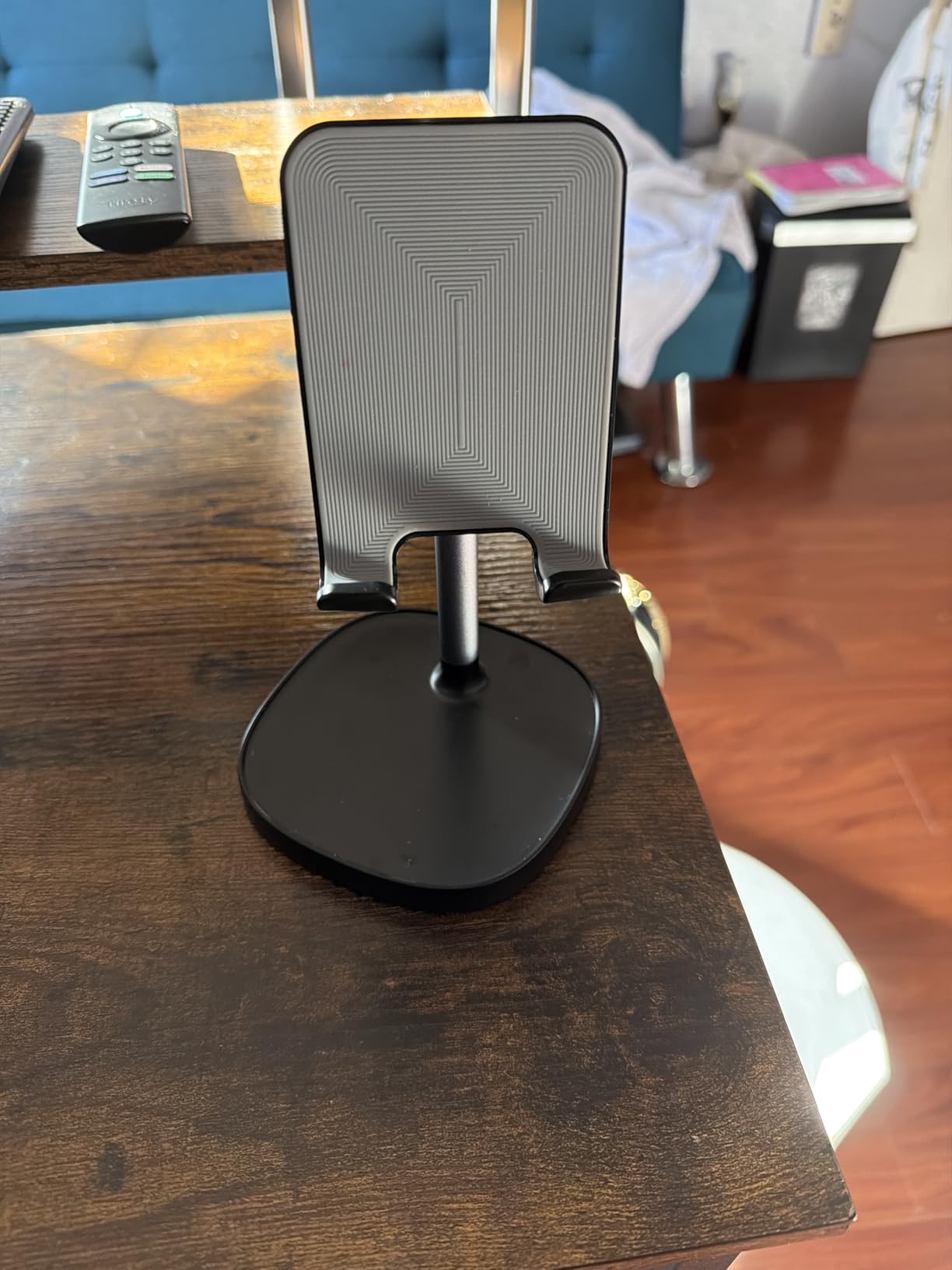 LISEN Cell Phone Stand Adjust for iPhone Phone Holder for Desk Recording, Gifts Women Office Desk Accessories PC Gaming Essentials Kitchen Gadgets Fit OtterBox Case Switch iPad Air Tablet 4-10 in - Customer Photo 2