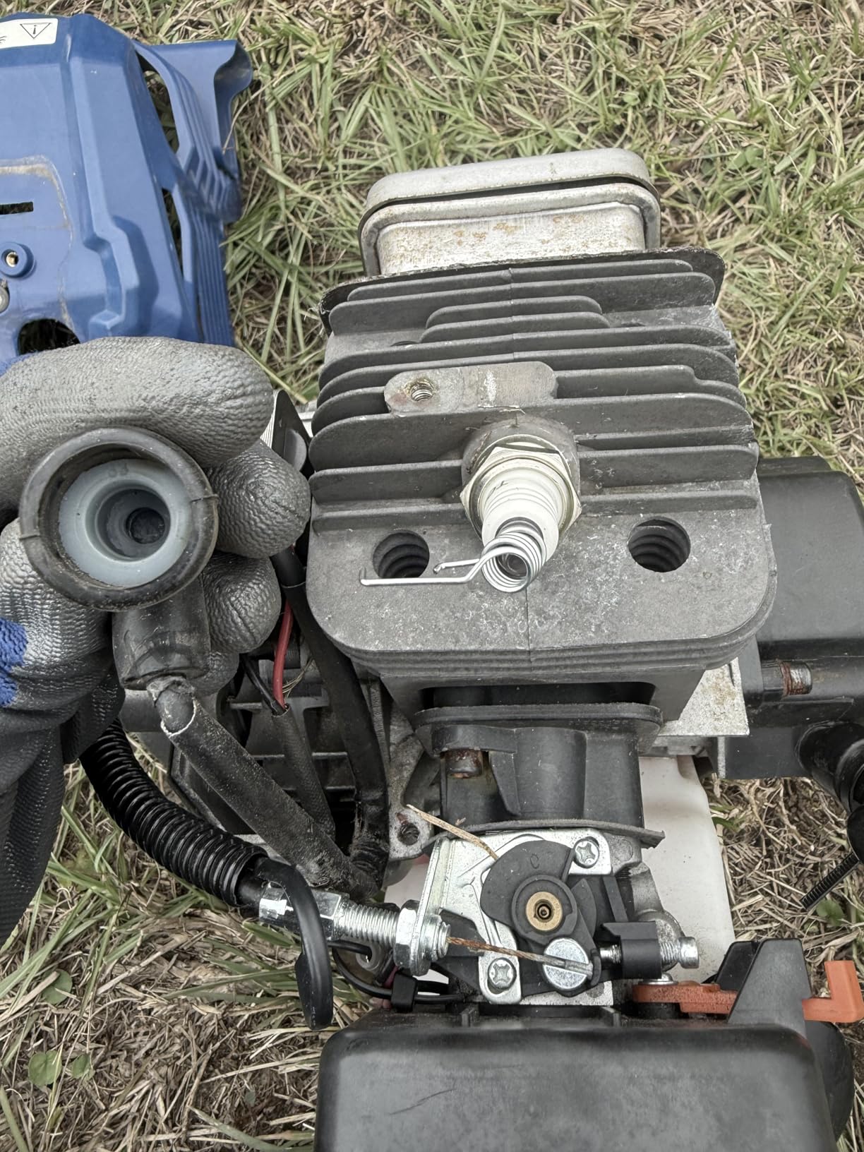 WILD BADGER POWER 52cc Weed Wacker Gas Powered, 3 in 1 String Trimmer/Edger 18'' with 10'' Brush Cutter,Rubber Handle & Shoulder Strap Included - Customer Photo 3