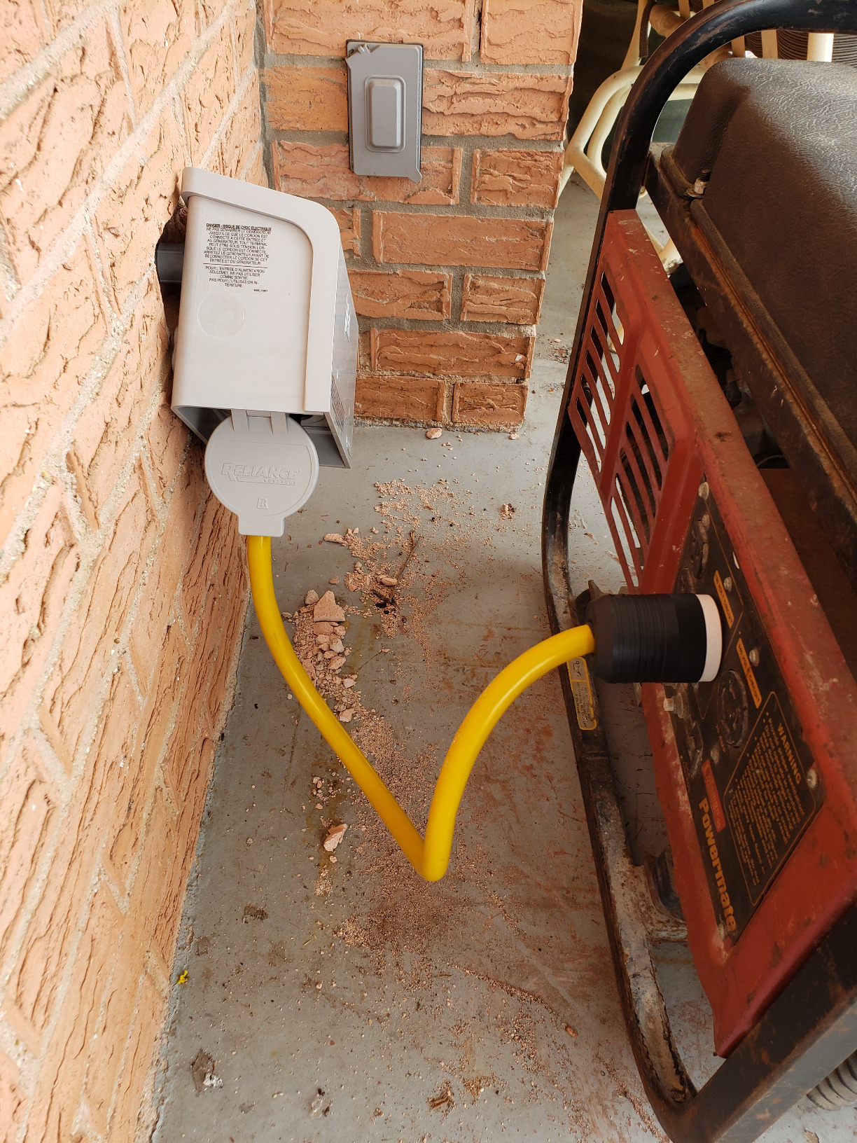 Southwire Generator Cord - 10-Gauge Heavy Duty Electrical Power Cable with L14-30 Locking Plug & Receptacle - Dual Voltage 125V/250V - Molded Connectors - Weather Resistant - Yellow & Black - 10 Feet - Customer Photo 1