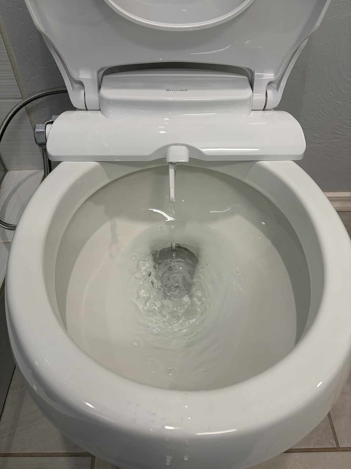 Brondell Bidet Toilet Seat, Non-Electric Swash Ecoseat, Fits Elongated Toilets, White - Dual Temperature, Dual Nozzle System - Bidet with Easy Installation - Customer Photo 1