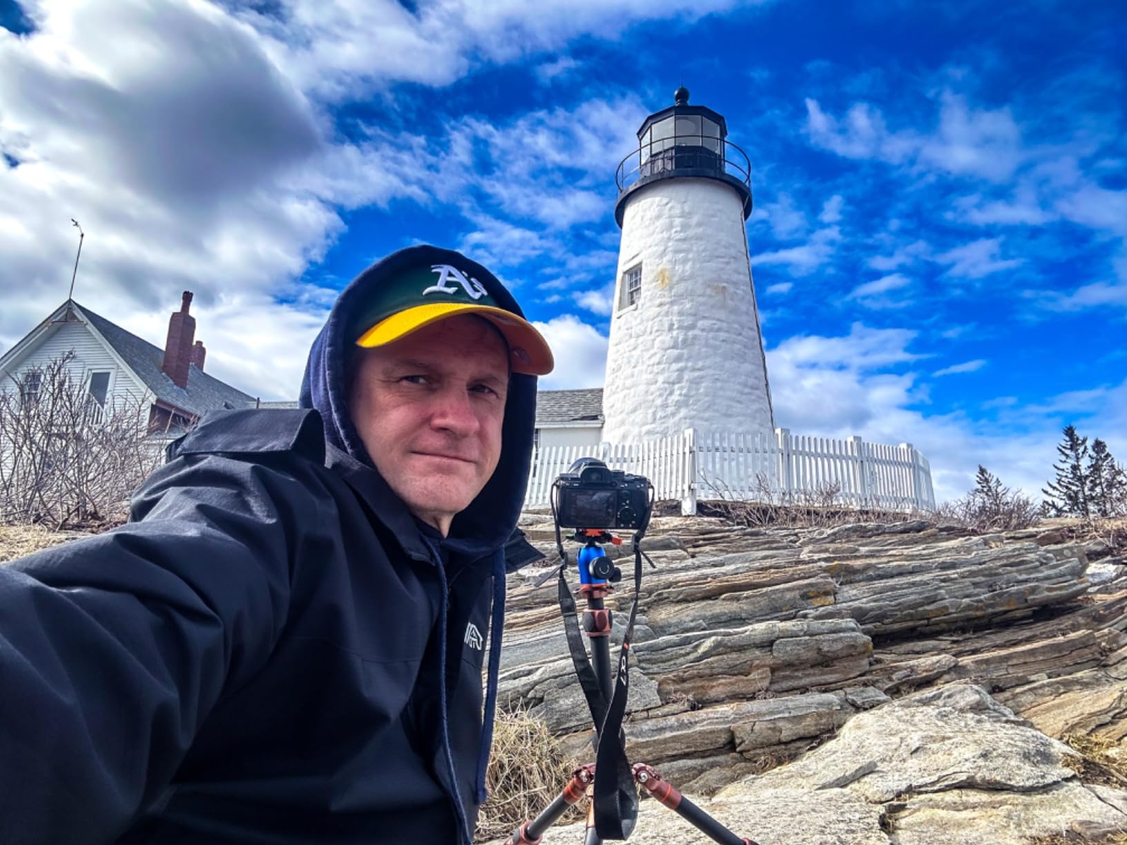 3 Legged Thing Leo 2.0 Carbon Fibre Tripod System & AirHed Pro Lever - Earth Bronze/Ocean Blue (LEOKIT2) - Customer Photo 3