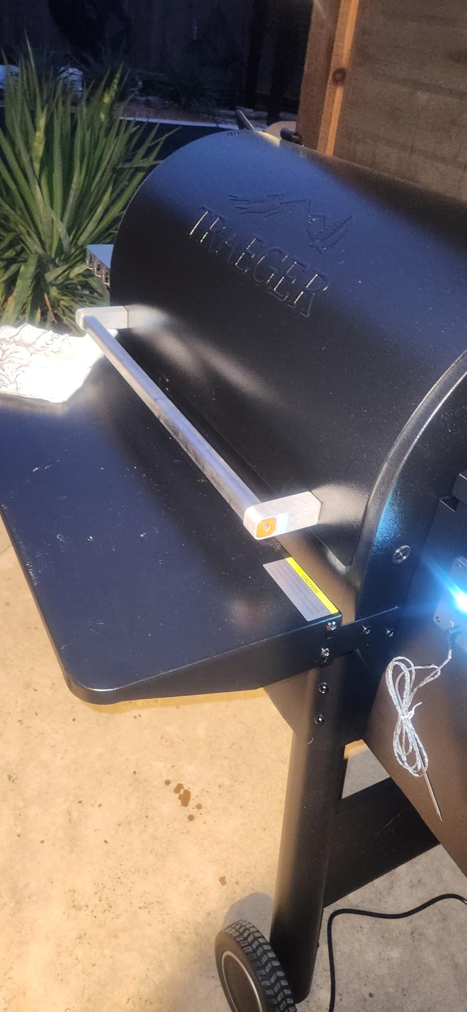 Traeger Ironwood 885 Wood Pellet Grill and Smoker, WiFi Pellet Smoker Grill with Super Smoke Mode, D2 Controller, Large 885 sq. in. Cooking Area, Outdoor BBQ Electric Pellet Smoker, TFB89BLFC - Customer Photo 2