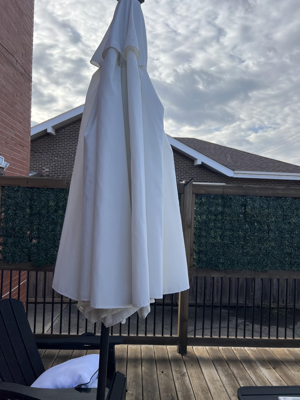 Blissun 9 ft Solar Umbrella 32 LED Lighted Patio Umbrella Table Market Umbrella with Tilt and Crank Outdoor Umbrella for Garden, Deck, Backyard, Pool and Beach (Cerulean) - Customer Photo 2