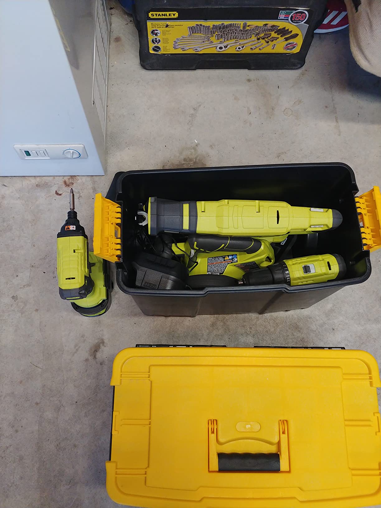RYOBI P1819 18V One+ Lithium Ion Combo Kit (6 Tools: Drill/Driver, Impact Driver, Reciprocating Saw, Circular Saw, Multi-Tool, LED Worklight, 4.0 Ah & 1.5 Ah Battery, Charger, Bag) Customer Review RYOBI P1819 18V One+ Lithium Ion Combo Kit (6 Tools: Drill/Driver, Impact Driver, Reciprocating Saw, Circular Saw, Multi-Tool, LED Worklight, 4.0 Ah & 1.5 Ah Battery, Charger, Bag) - Customer Photo 1