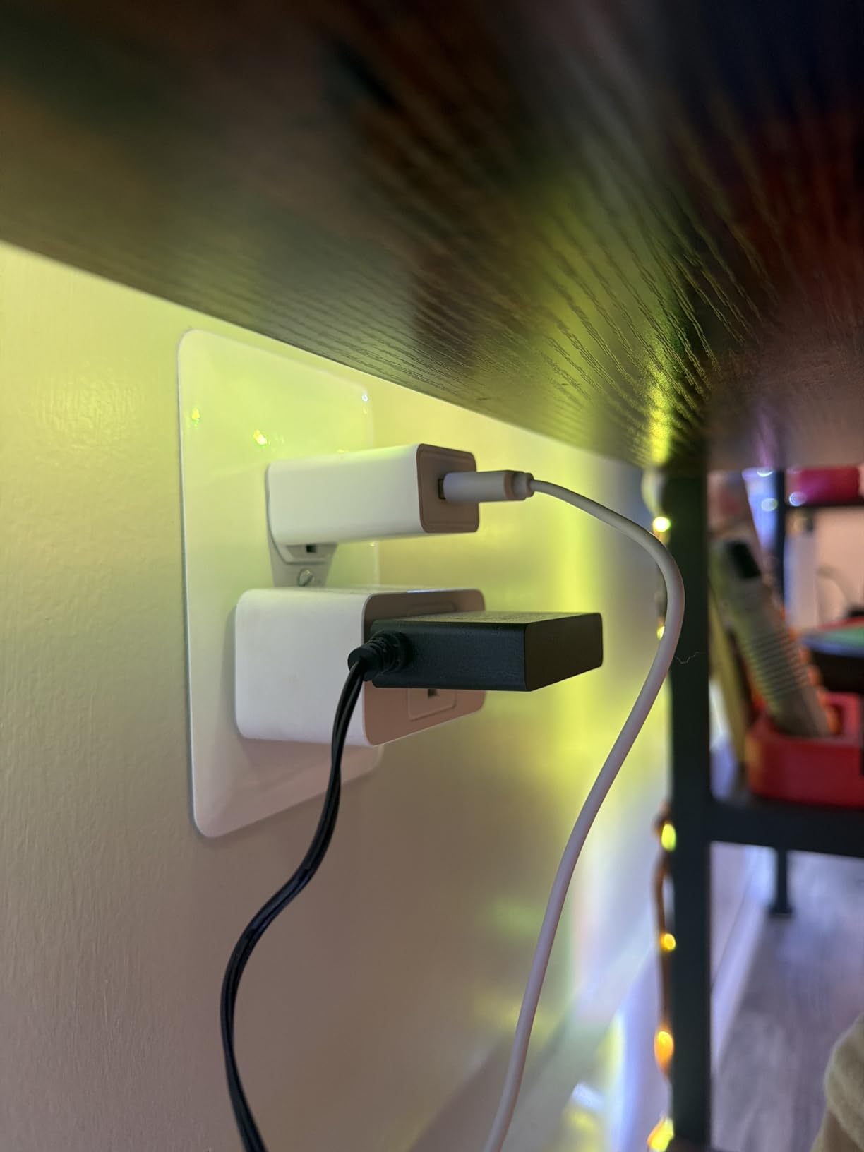 Meross Smart Wi-Fi Outlet Mini, 15A, Supports HomeKit, Alexa, Google Assistant, IFTTT, Schedule, Timer, Reliable Connection, No Hub Required, 2.4GHz Wi-Fi, 2 Pack, White (MSS110) - Customer Photo 1