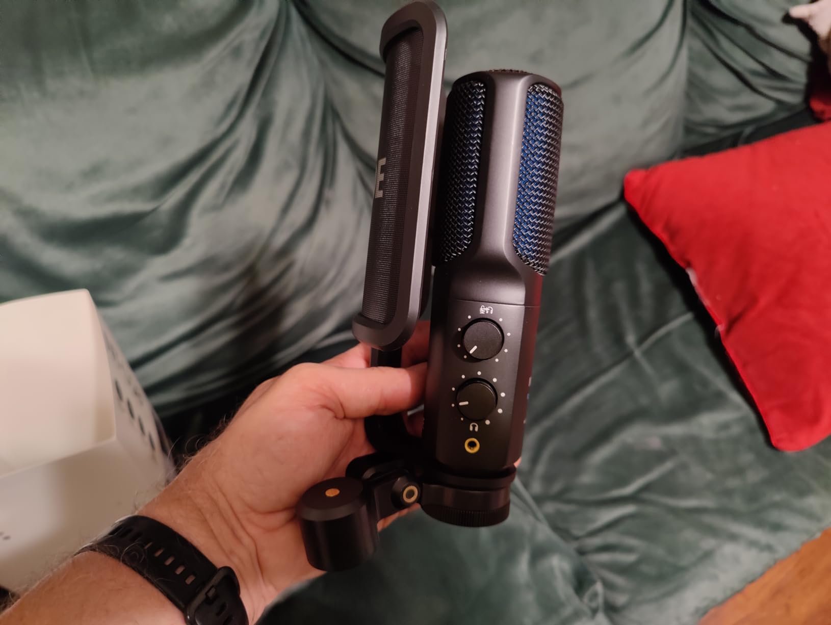 RØDE NT-USB Mini Versatile Studio-quality Condenser USB Microphone with Free Software for Podcasting, Streaming, Gaming, Music Production, Vocal and Instrument Recording,Black Customer Review RØDE NT-USB Mini Versatile Studio-quality Condenser USB Microphone with Free Software for Podcasting, Streaming, Gaming, Music Production, Vocal and Instrument Recording,Black - Customer Photo 2