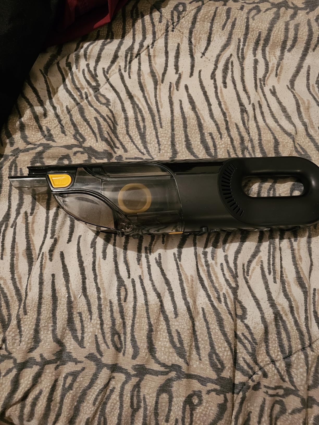 Shark UltraCyclone Pet Pro Plus Cordless Hand Vacuum, Powerful Suction, Handheld Vacuum for Car & Home, Pet Power Brush, Crevice Tool, Scrubbing Brush, XL Dust Cup, Black, CH951 - Customer Photo 2