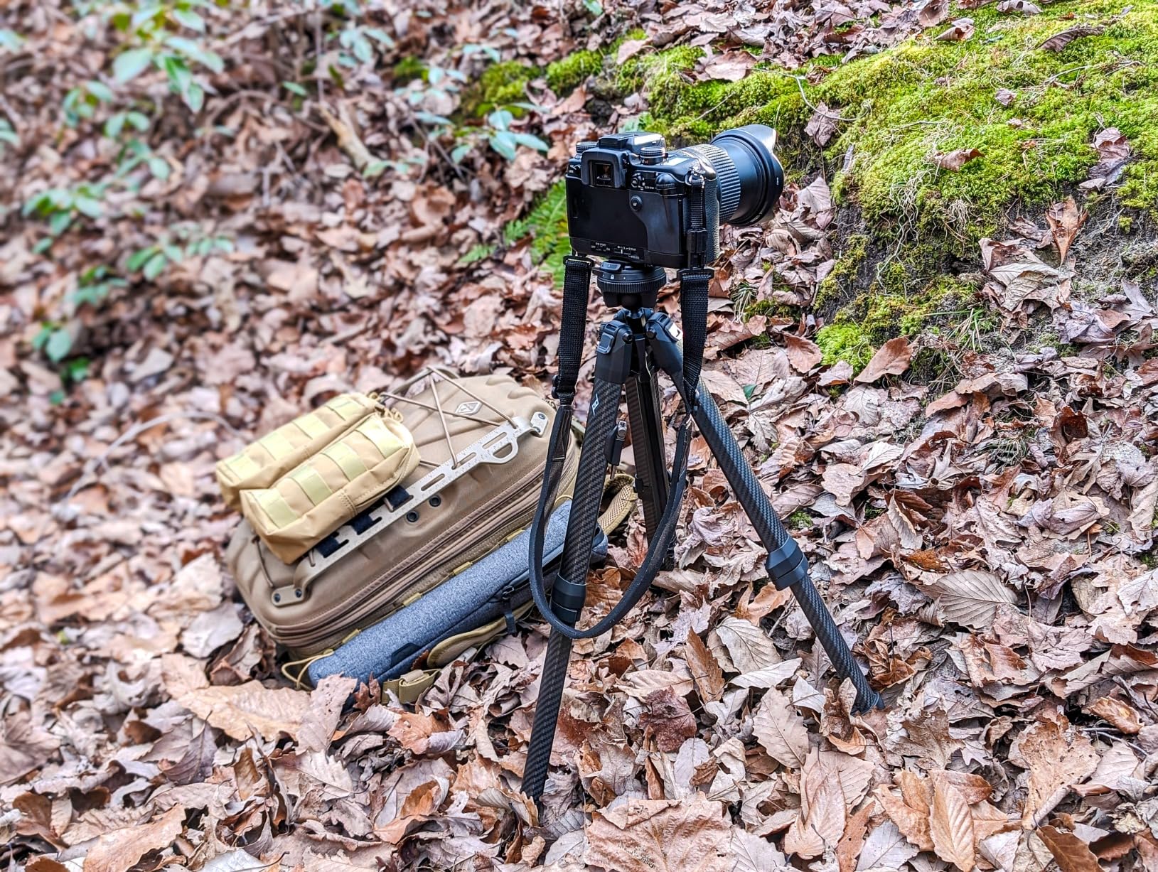 Peak Design Travel Tripod, Aluminum, Compact Design, Quick Setup and Takedown, Pro-Level Stability, Ergonomic Ball Head, Compact and Portable Travel Tripod for Camera and Phone, 20 lb Capacity - Customer Photo 1