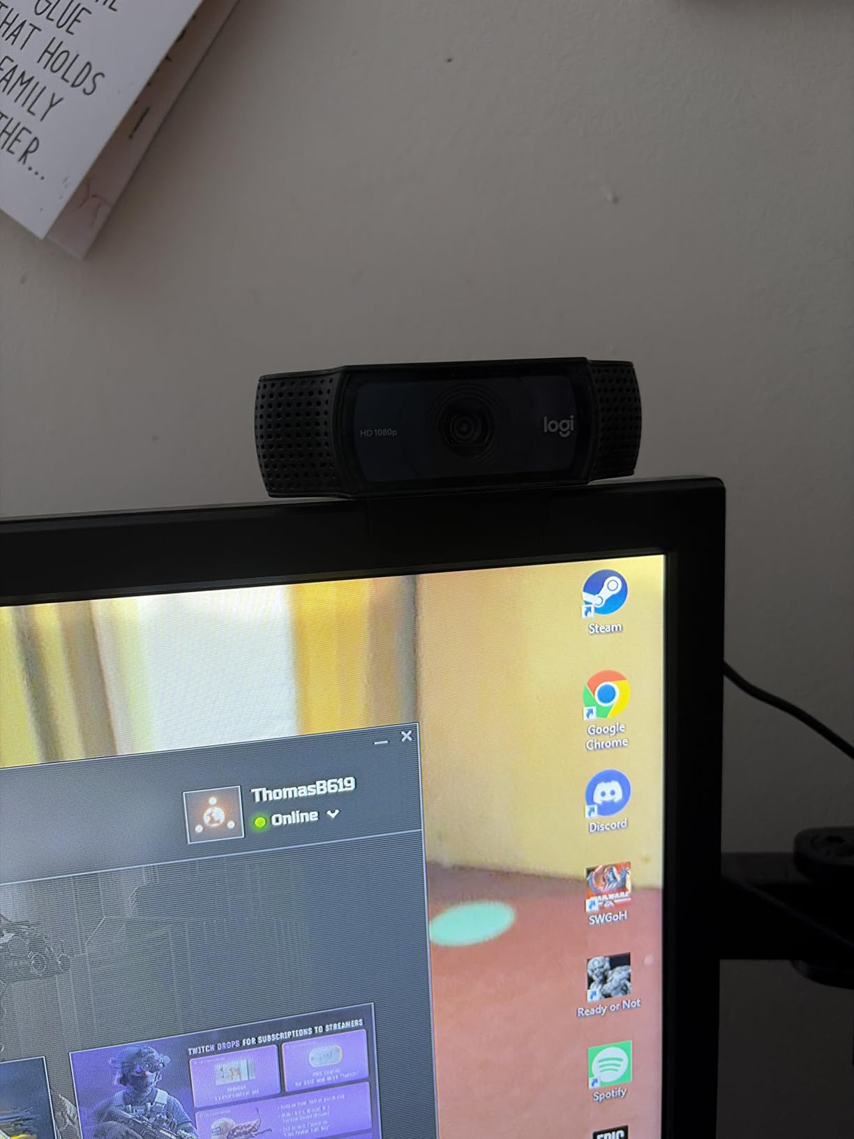 Logitech C920x HD Pro PC Webcam, Full HD 1080p/30fps Video, Clear Audio, HD Light Correction, Works with Microsoft Teams, Google Meet, Zoom, Nintendo Switch 2's New GameChat Mode, Mac/Tablet- Black - Customer Photo 2