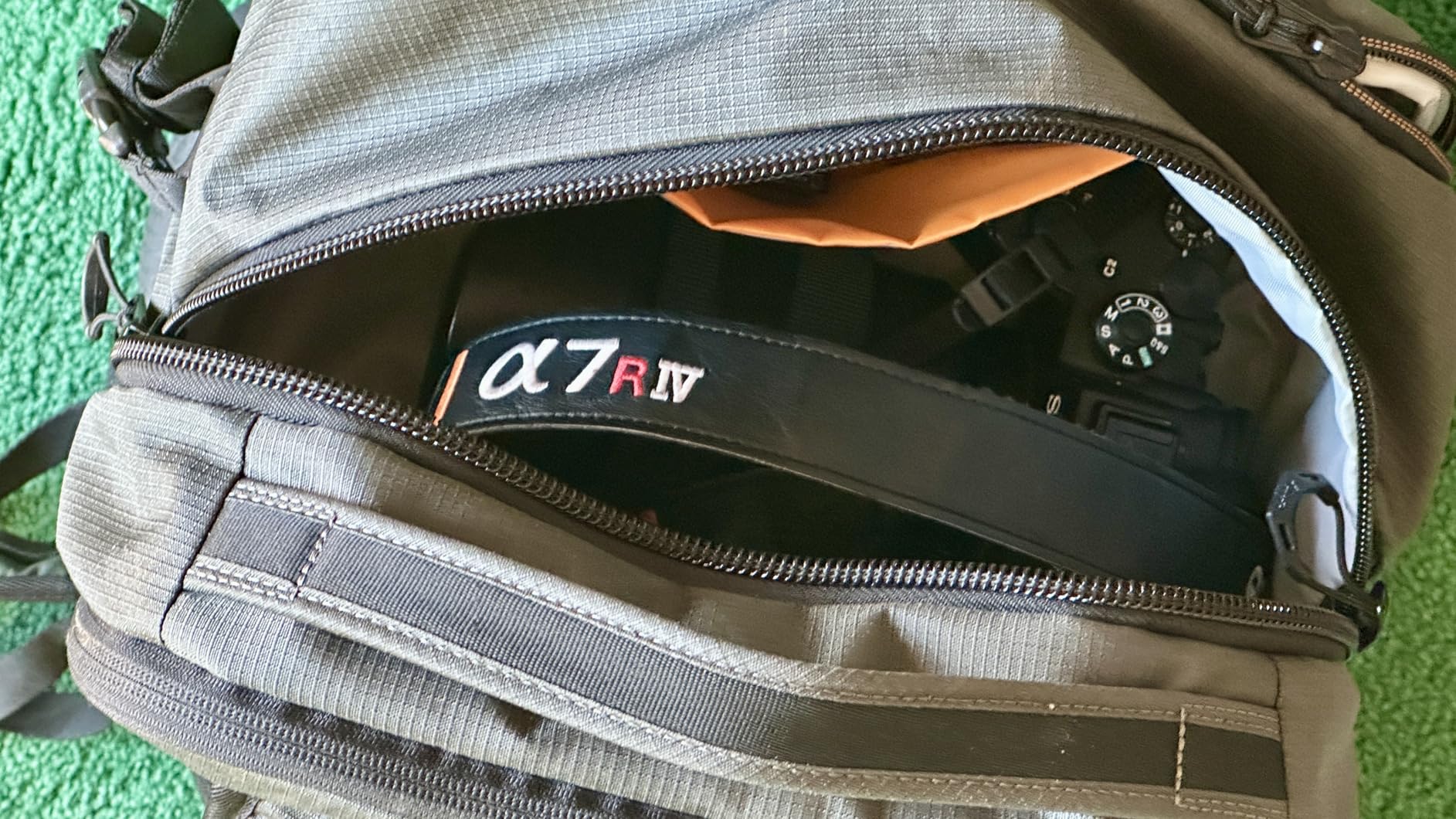 Lowepro Fastpack PRO BP 250 AW III Mirrorless and DSLR Camera Backpack, QuickDoor Access Insert, 15 inch Laptop Compartment - Customer Photo 3