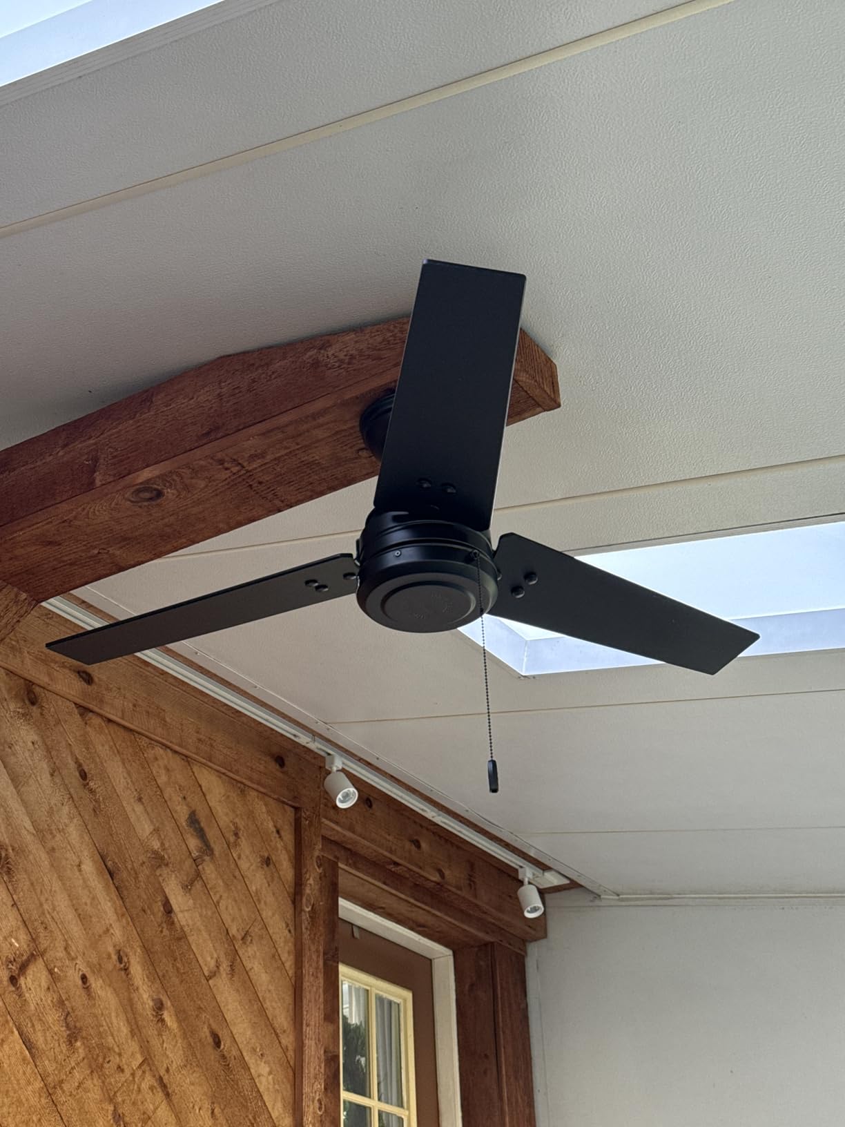 Hunter 44 inch Outdoor or Indoor Ceiling Fan No Light - Ceiling Fan without Light, For Patio, Porch, Garage, or Living Room, Standard Mount, 3 Blades, Pull Chain - Cassius 50256, Matte Silver Customer Review Hunter 44 inch Outdoor or Indoor Ceiling Fan No Light - Ceiling Fan without Light, For Patio, Porch, Garage, or Living Room, Standard Mount, 3 Blades, Pull Chain - Cassius 50256, Matte Silver - Customer Photo 1