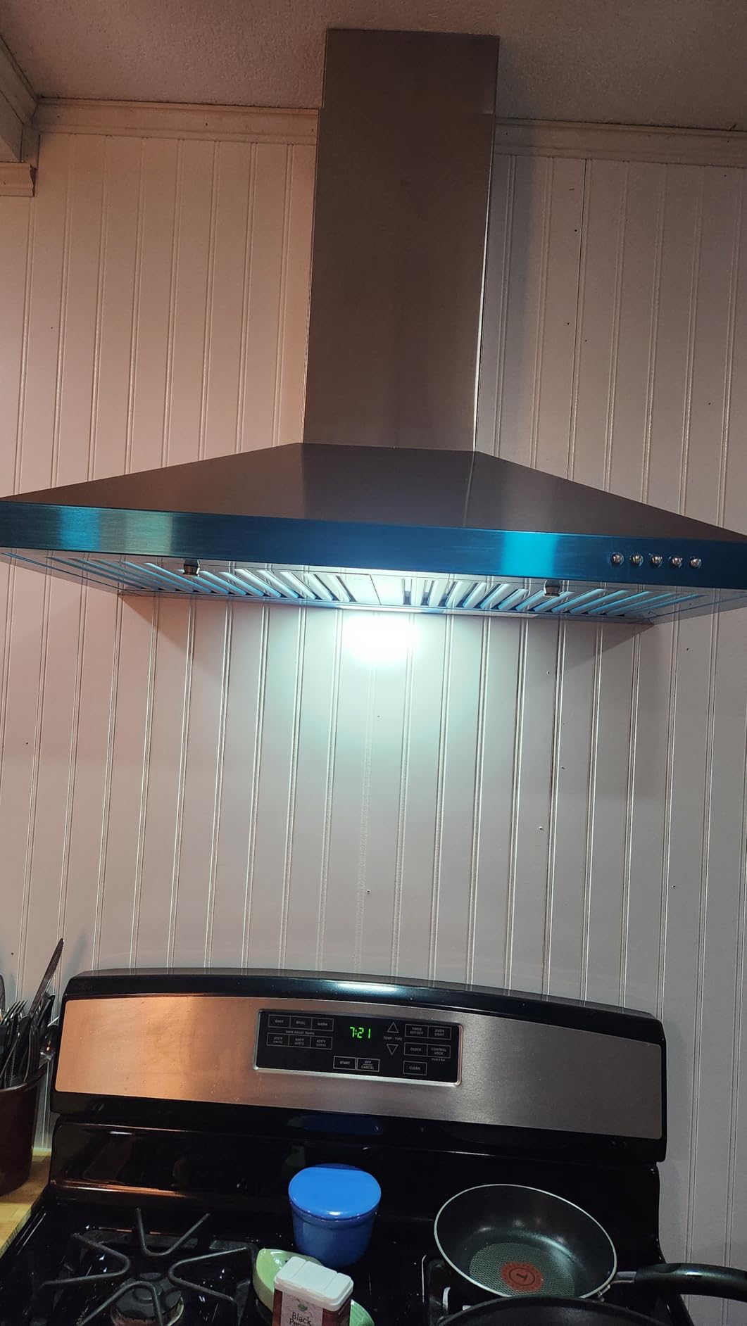 Tieasy Wall Mount Range Hood 30 inch with Ducted/Ductless Convertible Duct, Stainless Steel Chimney-Style Over Stove Vent Hood with LED Light, 3 Speed Exhaust Fan, 450 CFM - Customer Photo 2