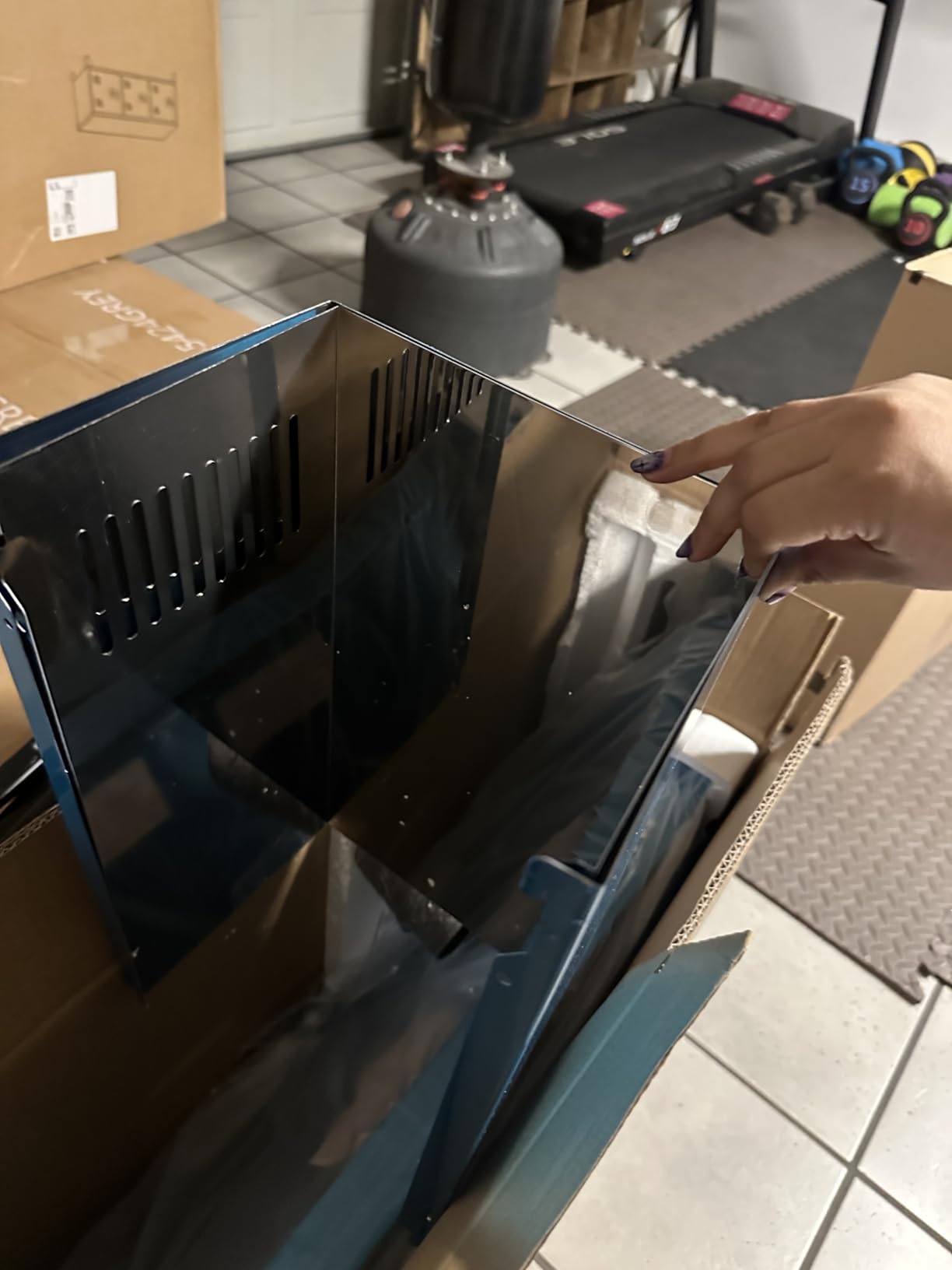 Wall Mount Range Hood 30 inch with Ducted/Ductless Convertible Duct, Stainless Steel Chimney-Style Over Stove Vent Hood with LED Light, 3 Speed Exhaust Fan, 450 CFM - Customer Photo 2