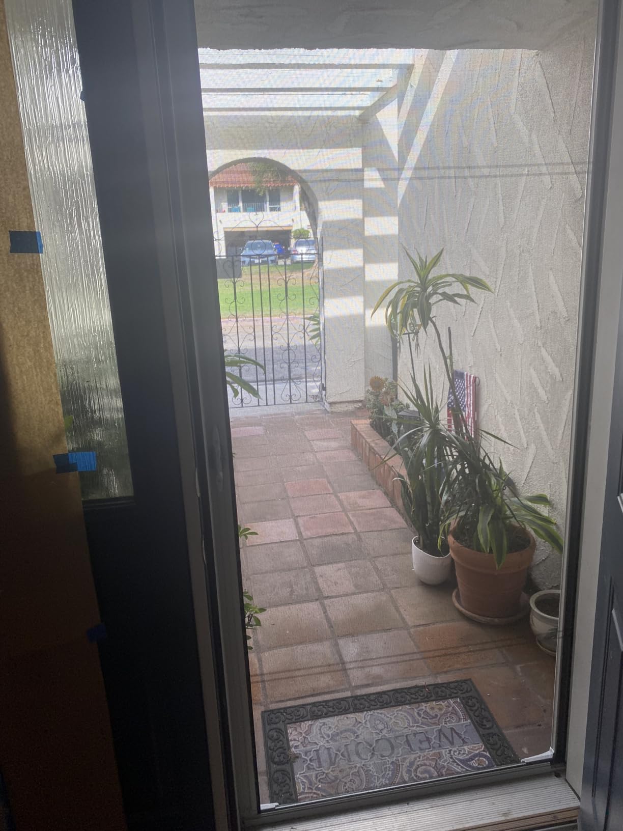 LARSON Brisa Single Brown Retractable Screen Door with Thin Mesh Screen for High Visibility, Fits 80-in to 81-in Tall x 32-in to 36-in Wide Front Doors - Customer Photo 2