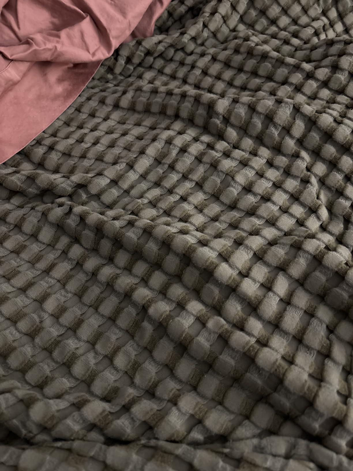 Bedsure Cooling Cotton Waffle Queen Size Blanket - Lightweight Breathable Soft Blanket of Rayon Derived from Bamboo for Hot Sleepers, Luxury Throws for Bed, Couch and Sofa, Ivory, 90x90 Inches - Customer Photo 1