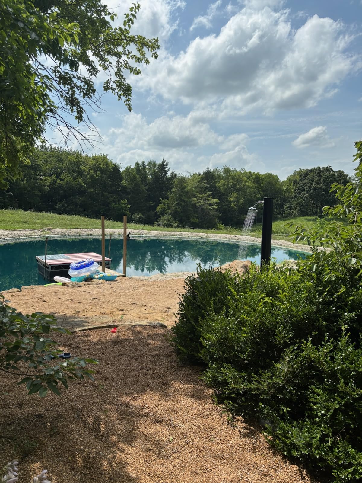 VINGLI Solar Heated Shower, 9.3 Gallon Outdoor Shower with Shower Head and Foot Shower Tap，for Outdoor Backyard Poolside Beach Pool Spa,Black (9.3 Gallon) - Customer Photo 2