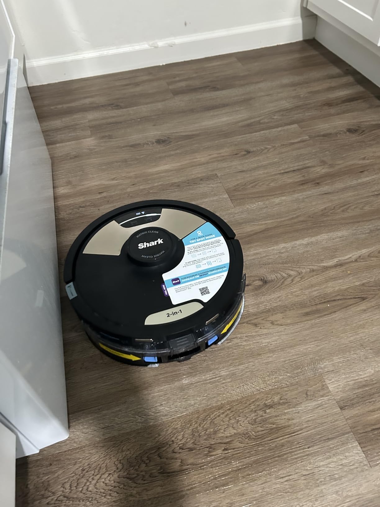 Shark AV753 ION Robot Vacuum, Tri-Brush System, Wifi Connected, 120 Min Runtime, Works with Alexa, Multi Surface Cleaning, Grey - Customer Photo 2