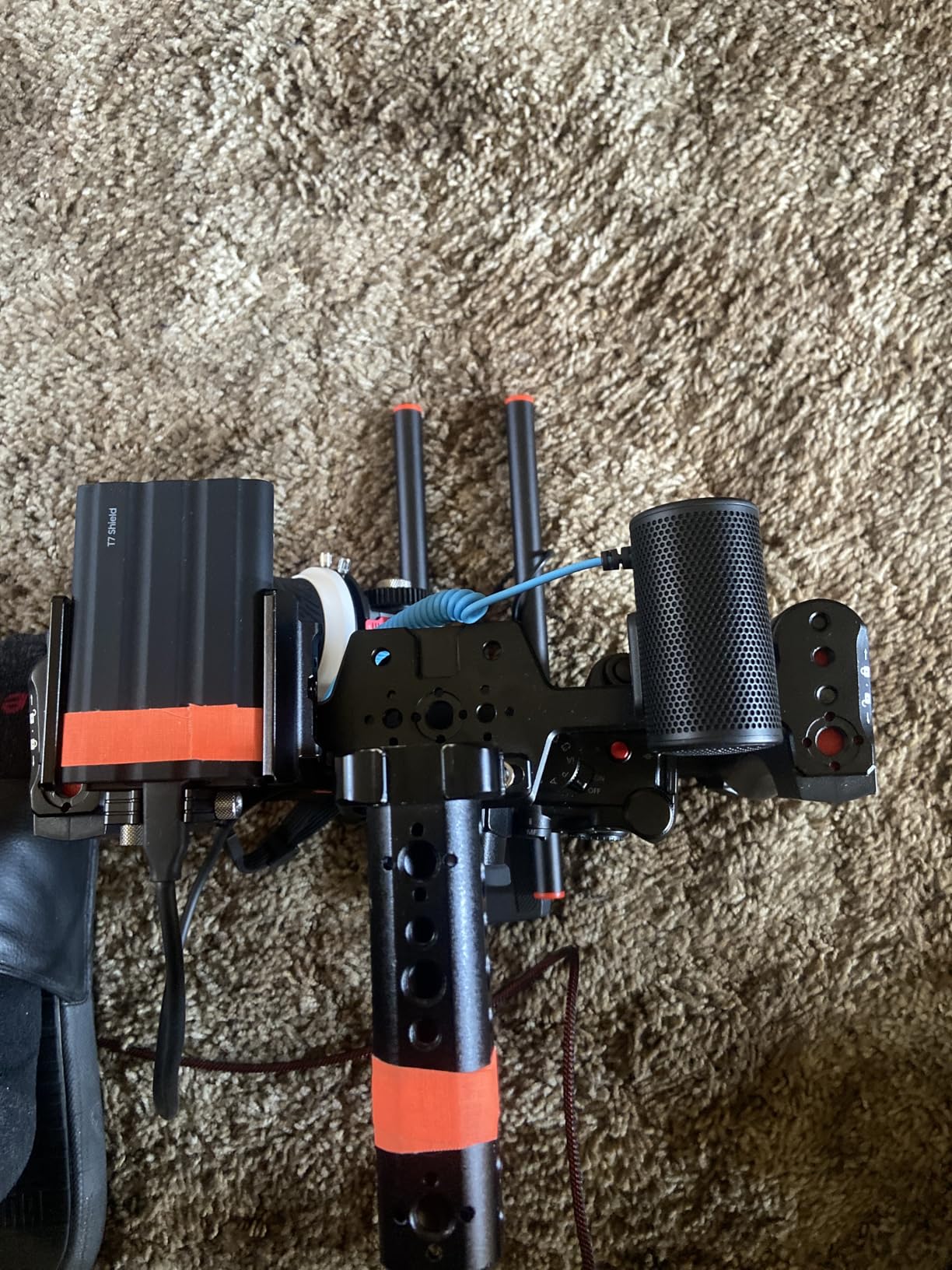 SENNHEISER Professional MKE 200 Directional On-Camera Microphone with 3.5mm TRS and TRRS Connectors for DSLR, Mirrorless & Mobile,Auxiliary Customer Review SENNHEISER Professional MKE 200 Directional On-Camera Microphone with 3.5mm TRS and TRRS Connectors for DSLR, Mirrorless & Mobile,Auxiliary - Customer Photo 2