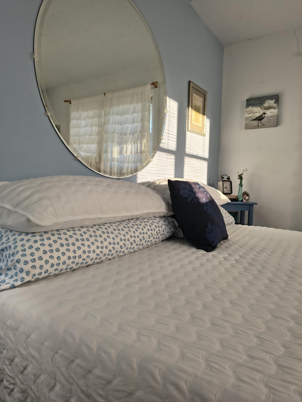 Utopia Bedding Bed Pillows for Sleeping Queen Size (White), Set of 2, Soft & Fluffy Pillow with Down Alternative Filling, Cooling, Hotel Quality, Gusseted Pillow for Back, Stomach or Side Sleepers customer photo 1