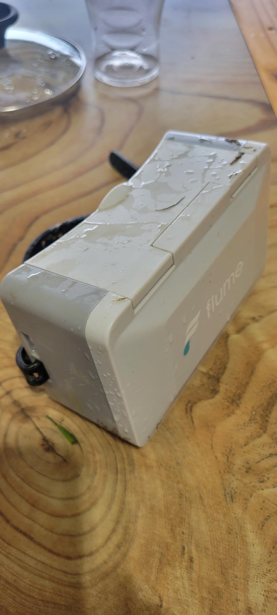 Flume 2 Smart Home Water Monitor & Leak Detector - WiFi Connected, Real-Time Usage Tracking & Alerts - Works with Compatible Residential Water Meters customer photo 1