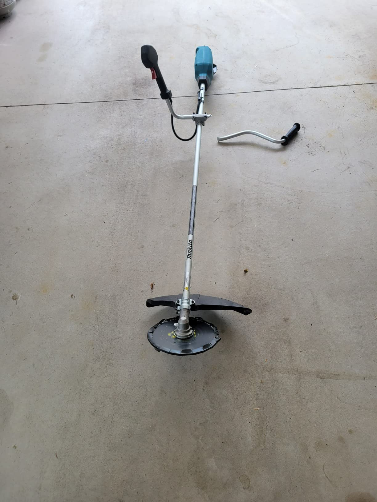 Makita XRU16PT 18V X2 (36V) LXT Lithium-Ion Brushless Cordless Brush Cutter Kit (5.0Ah) - Customer Photo 1