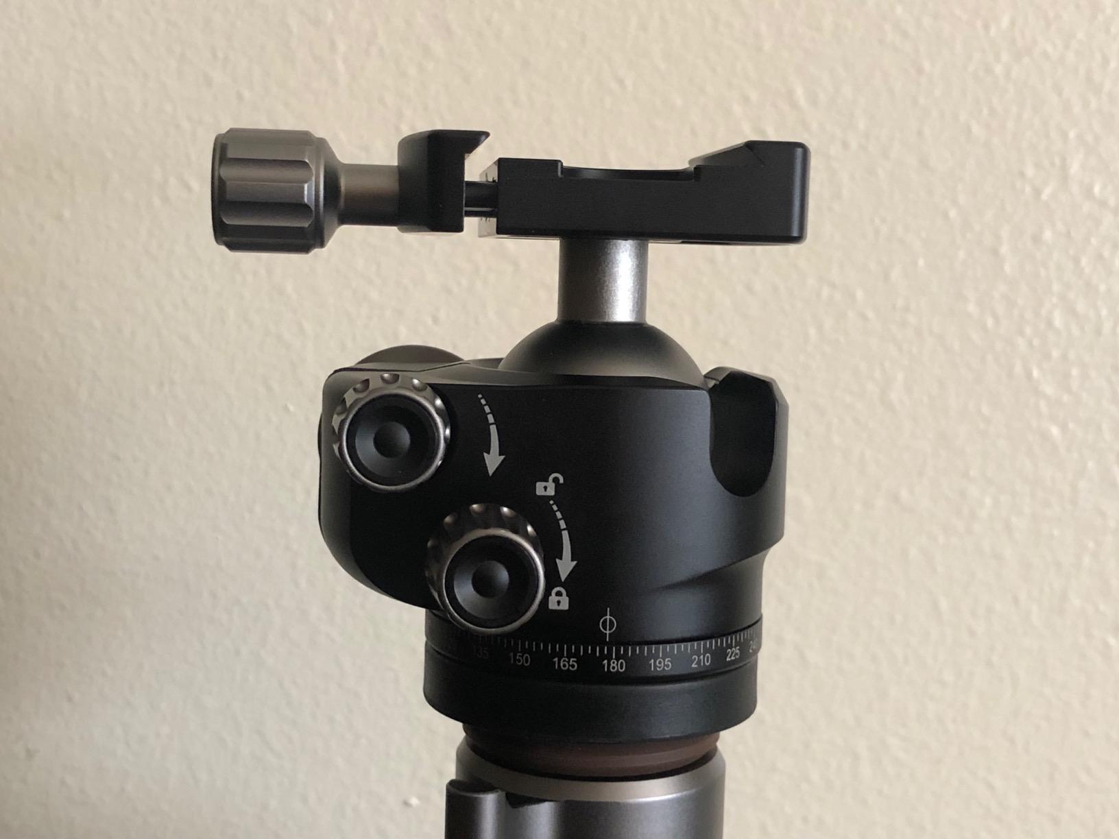 Leofoto LH-LR Ball Head, Lever Release, Bubble Level, Low Profile, 3/8