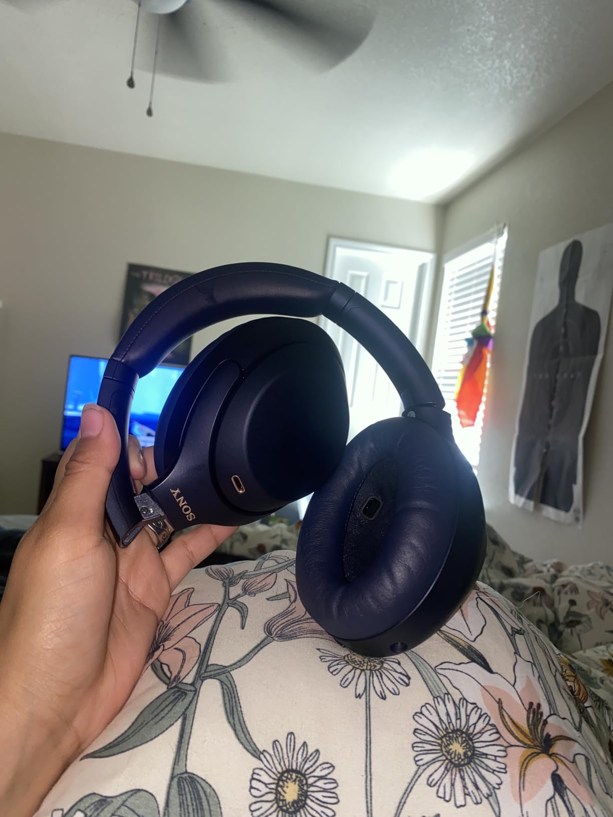 Sony WH-1000XM4 Wireless Noise-Cancelling Over-the-Ear Headphones - Silver - Customer Photo 1