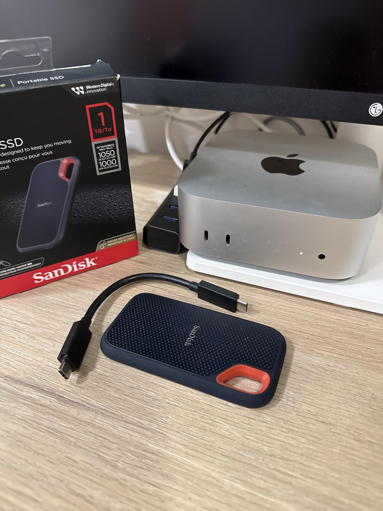 SanDisk 2TB Extreme Portable SSD - Up to 1050MB/s, USB-C, USB 3.2 Gen 2, IP65 Water and Dust Resistance, Updated Firmware - External Solid State Drive - SDSSDE61-2T00-G25 Customer Review SanDisk 2TB Extreme Portable SSD - Up to 1050MB/s, USB-C, USB 3.2 Gen 2, IP65 Water and Dust Resistance, Updated Firmware - External Solid State Drive - SDSSDE61-2T00-G25 - Customer Photo 2