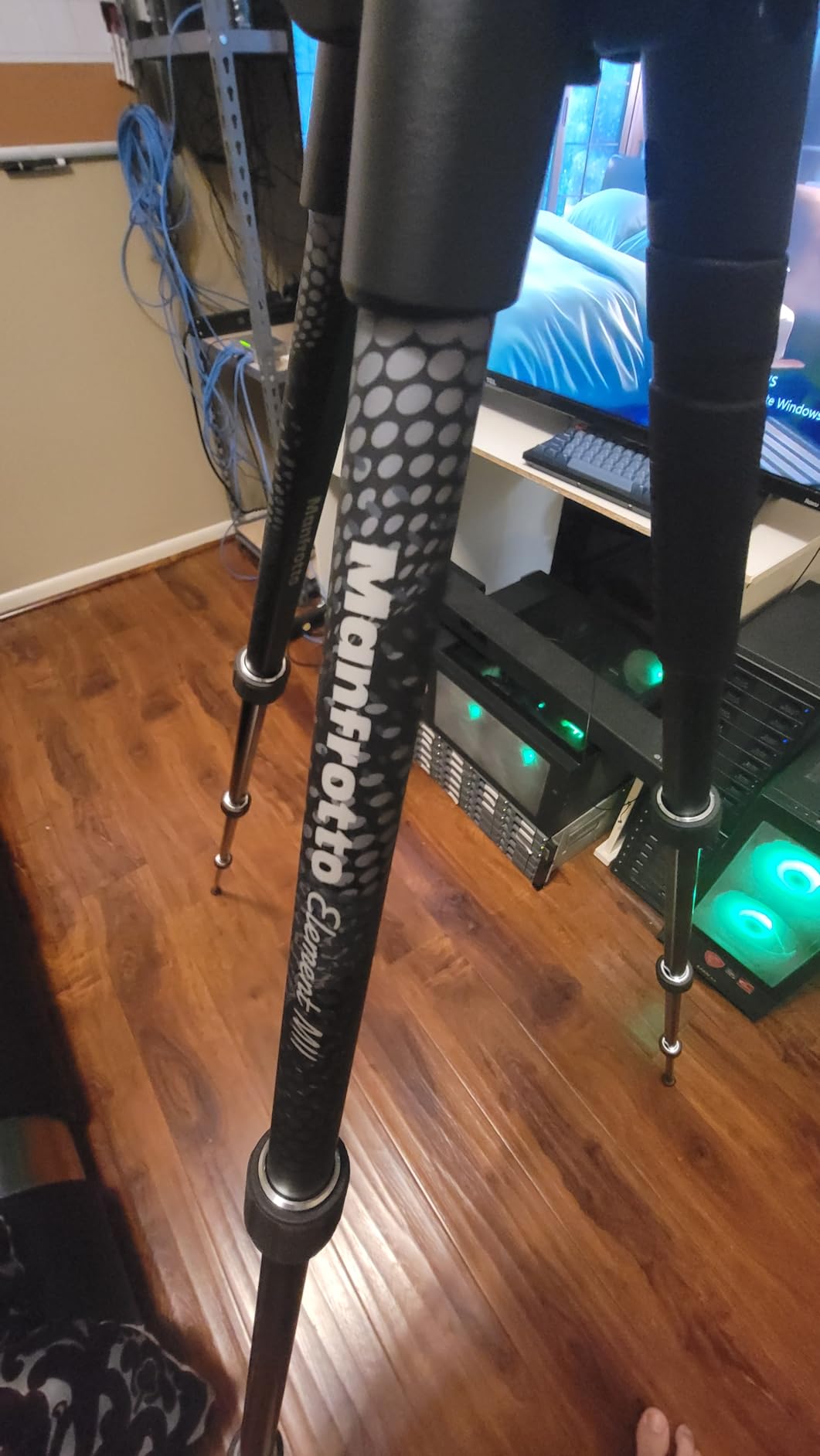 Manfrotto Element MII 4-Section Aluminum Tripod with Ball Head, Black - Customer Photo 4