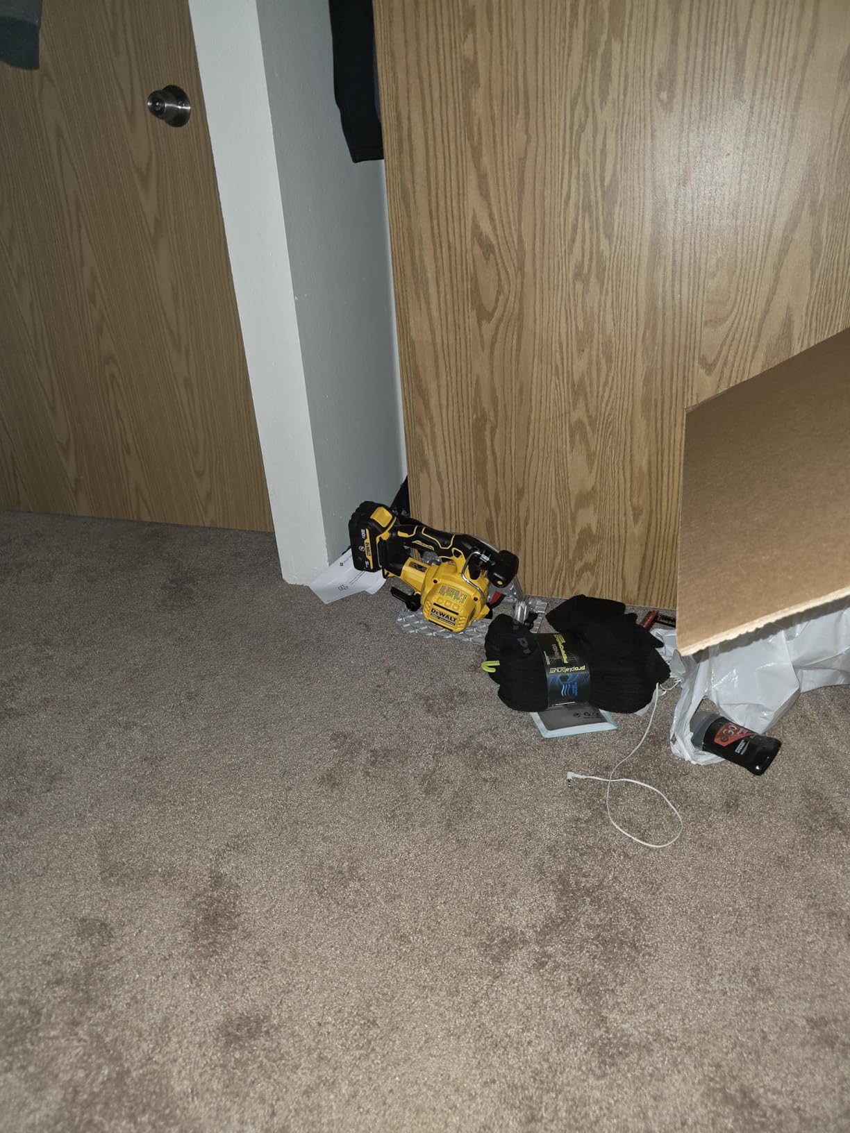 DEWALT 20V MAX* 6-1/2 in. Brushless Cordless Circular Saw, Tool Only (DCS565B) - Customer Photo 1