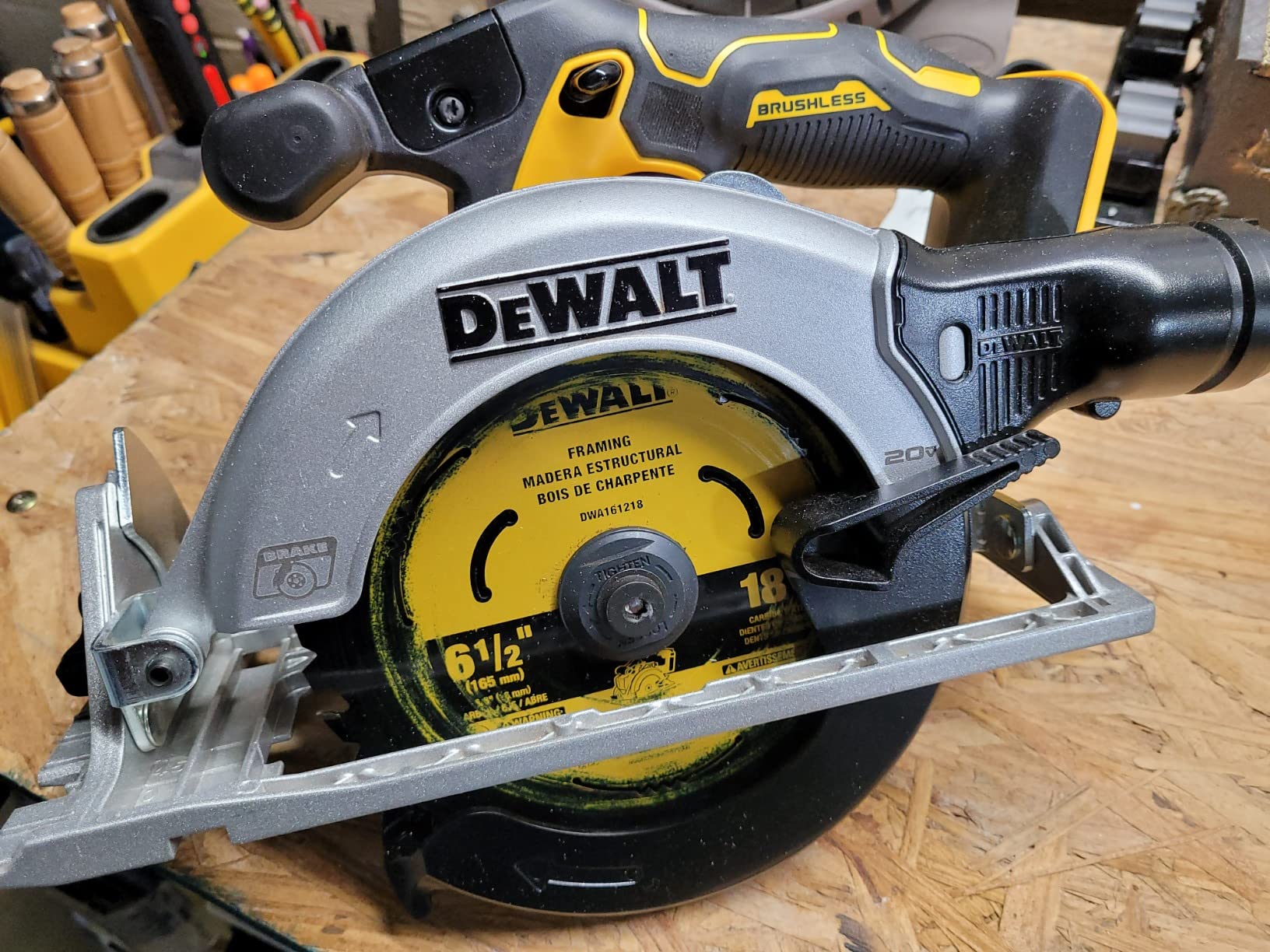 DEWALT 20V MAX* 6-1/2 in. Brushless Cordless Circular Saw, Tool Only (DCS565B) - Customer Photo 1