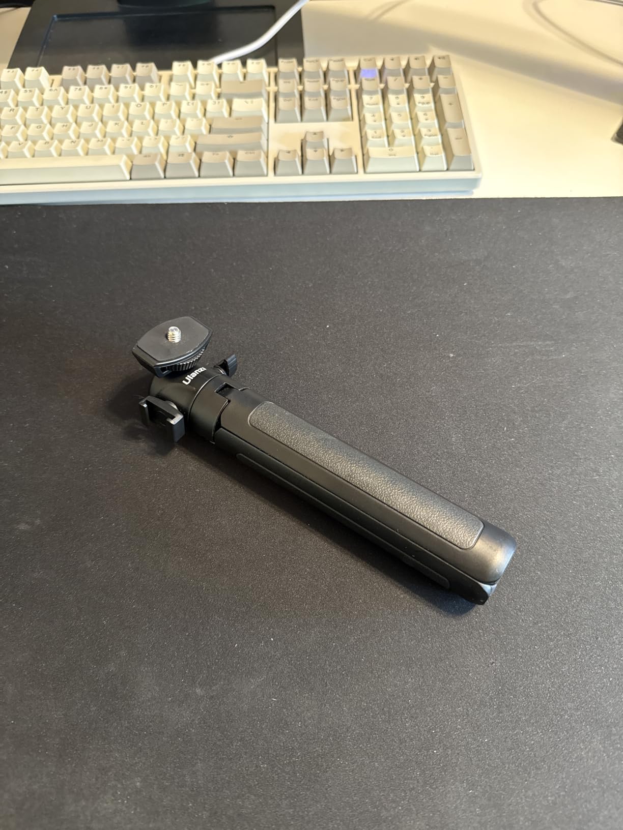 ULANZI MT-16 Extendable Mini Camera Tripod, 4 Levels Adjustment 360° Ball Head Cold Shoe Lightweight Portable Vlog Travel Selfie Stick Handle Grip Desktop Webcam Tripod for DSLR Action Camera Customer Review ULANZI MT-16 Extendable Mini Camera Tripod, 4 Levels Adjustment 360° Ball Head Cold Shoe Lightweight Portable Vlog Travel Selfie Stick Handle Grip Desktop Webcam Tripod for DSLR Action Camera - Customer Photo 1