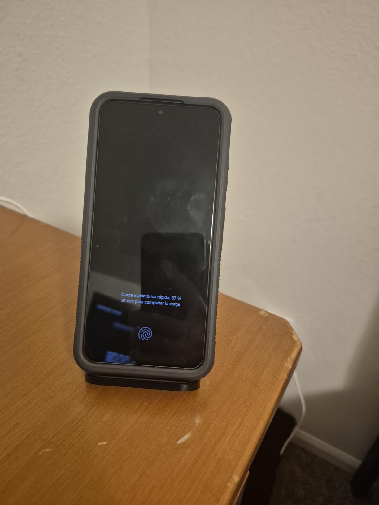 INIU Wireless Charger, 15W Fast Qi Certified Wireless Charging Station with Sleep-Friendly Adaptive Light Compatible with iPhone 17 16 15 14 13 12 Pro Max Samsung Galaxy S25 S24 S23 Note 20 Google etc - Customer Photo 1