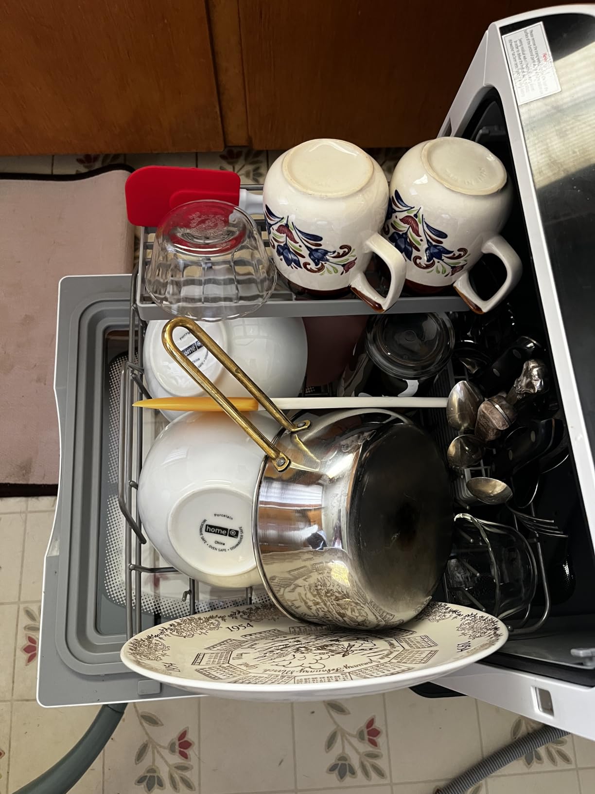 AIRMSEN Portable Countertop Dishwashers, 5 Washing Programs Mini Dishwashers with 5 L Built-in Water Tank and Double-layered Glass Door, No Hookup Needed for Home, Apartments & RVs - Customer Photo 2