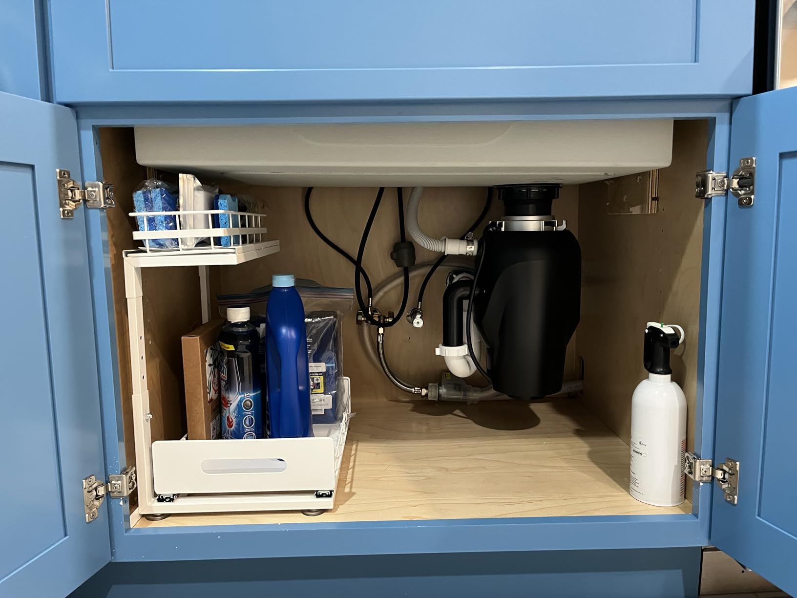 KRAUS WasteGuard 3/4 HP Ultra-Quiet Garbage Disposal with Quick Connect, Kitchen Sink Drain Cover, Power Cord and Flange Included, KWD100-75MBL - Customer Photo 1