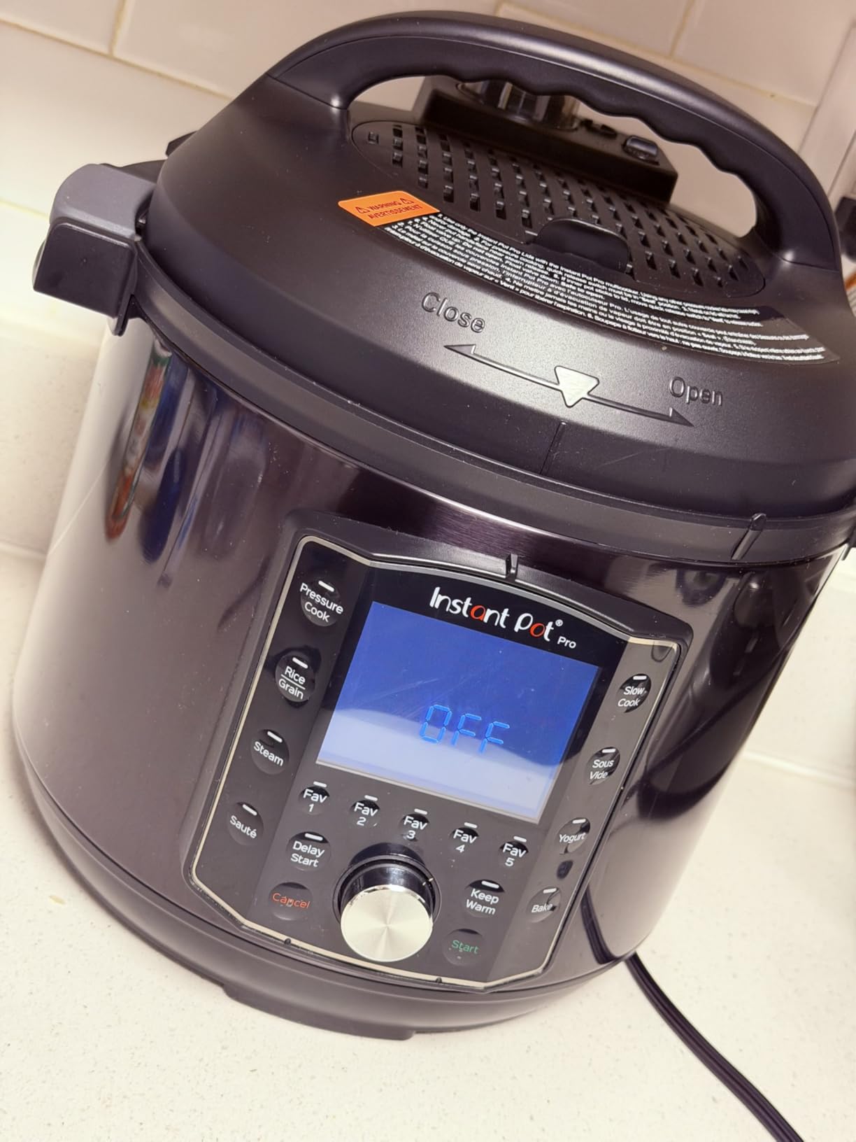 Instant Pot Pro 10-in-1 Pressure Cooker, Slow Cooker, Rice/Grain Cooker, Steamer, Sauté, Sous Vide, Yogurt Maker, Sterilizer, and Warmer, Includes App With Over 800 Recipes, Black, 6 Quart Customer Review Instant Pot Pro 10-in-1 Pressure Cooker, Slow Cooker, Rice/Grain Cooker, Steamer, Sauté, Sous Vide, Yogurt Maker, Sterilizer, and Warmer, Includes App With Over 800 Recipes, Black, 6 Quart - Customer Photo 1