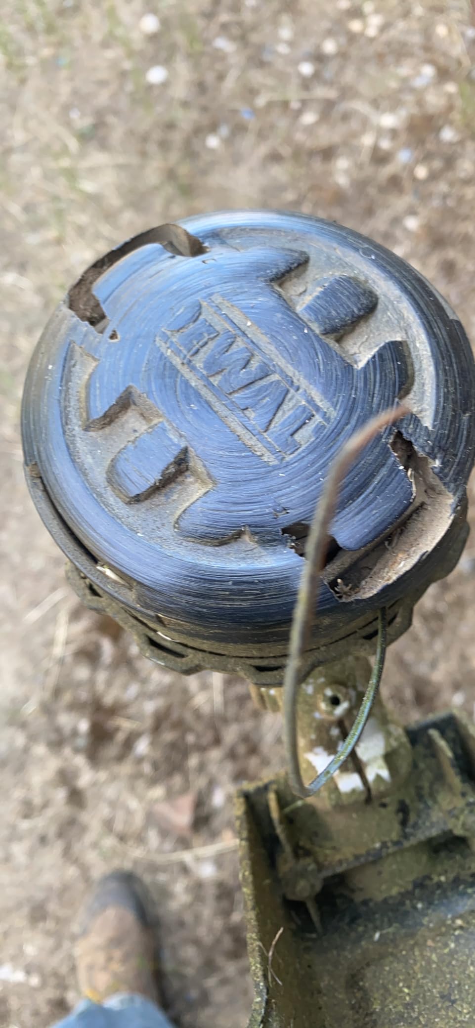 DEWALT 60V Cordless String Trimmer with Battery & Charger Included, 17 Inch, Attachment Capable (DCST972X1) - Customer Photo 1