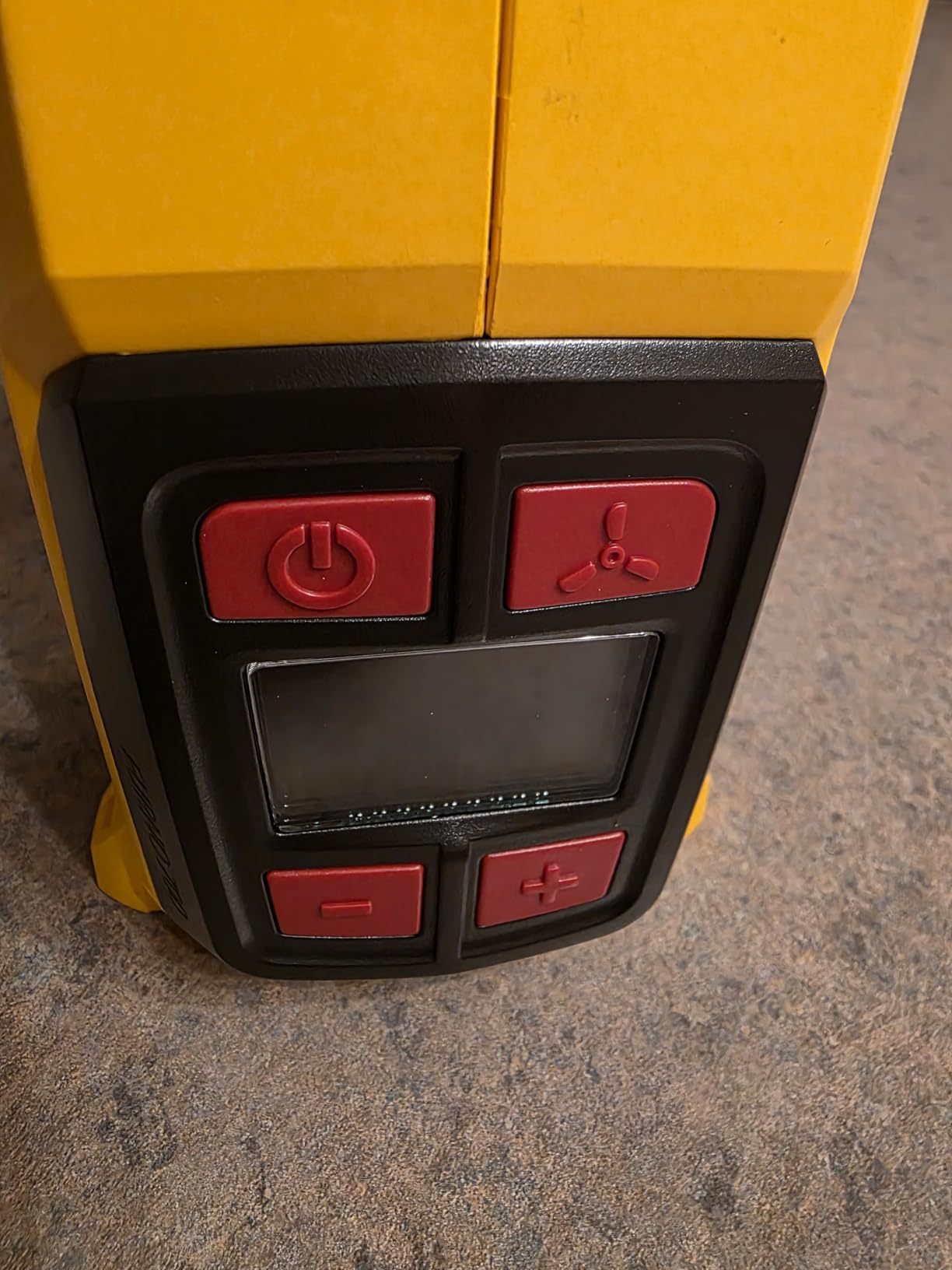 Wagner Spraytech 2417344 HT1000 Heat Gun Kit, 3 Nozzles Included, 2 Temp Settings 750°F & 1000°F, Great for Shrink Wrap, Soften Paint, Bend Plastic Pipes, Loosen Bolts and More - Customer Photo 2