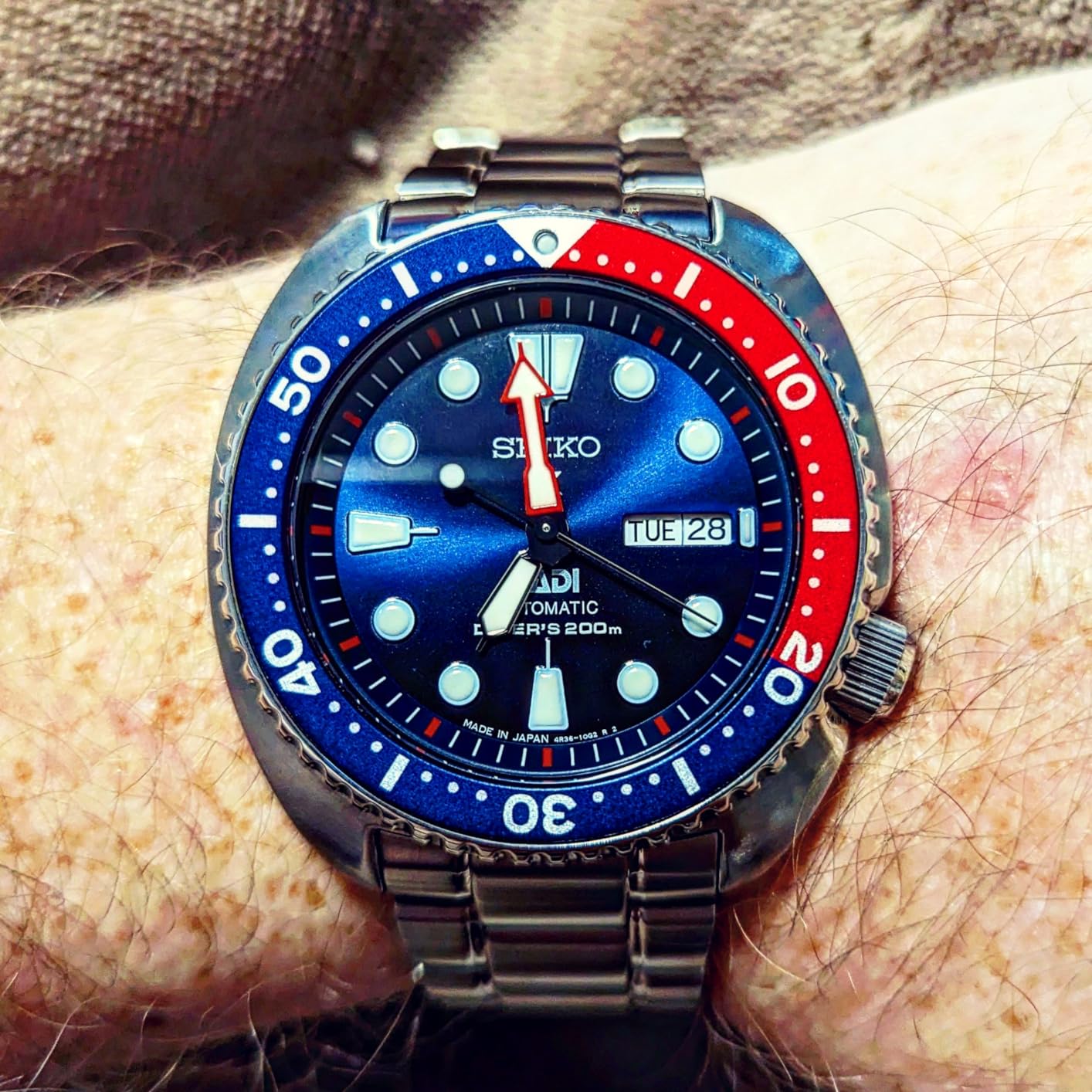 SEIKO SRPE99 Automatic Dive Watch for Men - Prospex PADI Special Edition - LumiBrite Hands, Elapsed Timing Bezel - Water Resistant 200M - Customer Photo 1