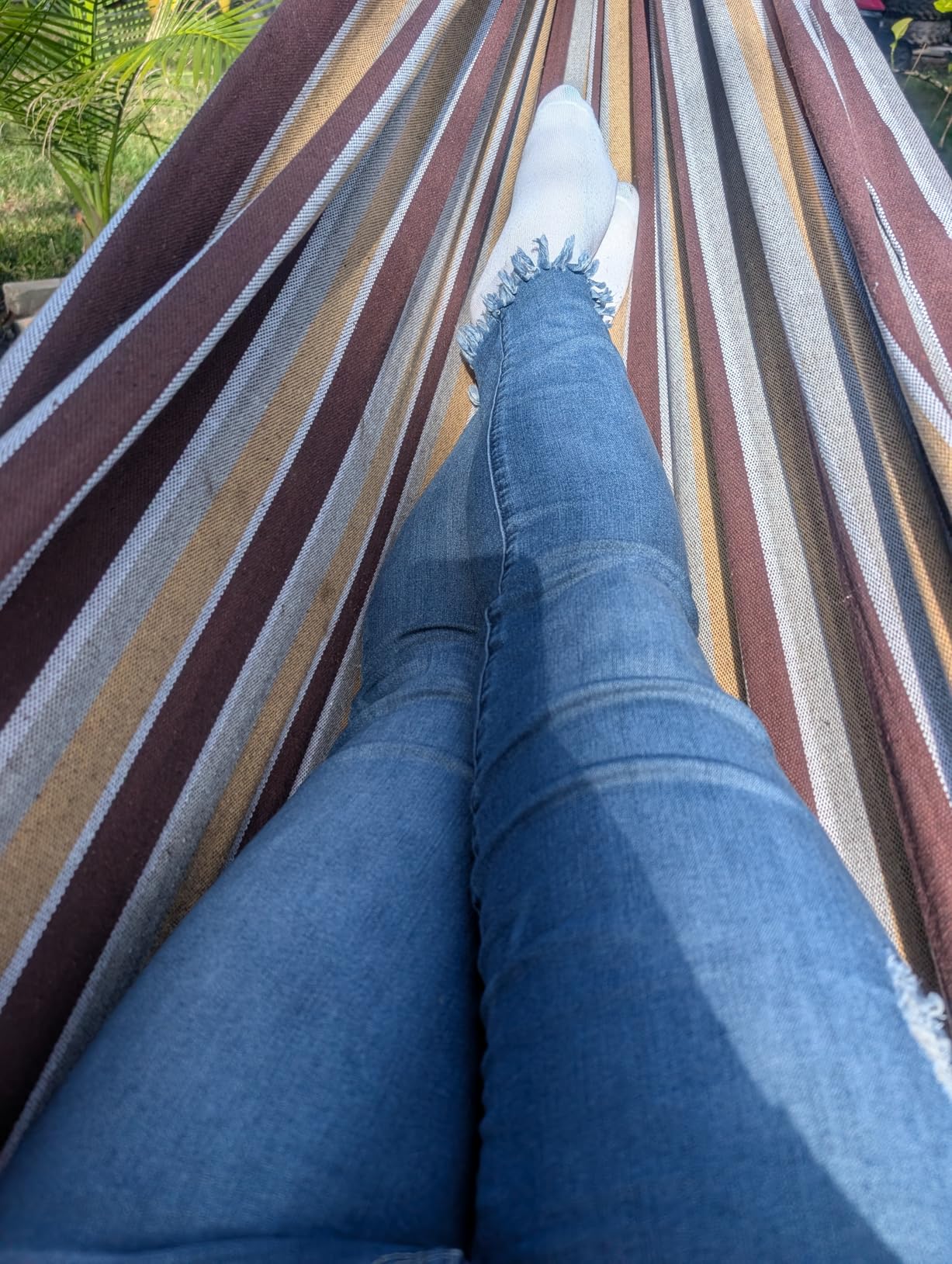 Amazon Basics Double Hammock with 9-Foot Space Saving Steel Stand and Carrying Case, 450 lb Capacity, Beige Stripe with Lace, 110 x 47 x 43 inches Customer Review Amazon Basics Double Hammock with 9-Foot Space Saving Steel Stand and Carrying Case, 450 lb Capacity, Beige Stripe with Lace, 110 x 47 x 43 inches - Customer Photo 2